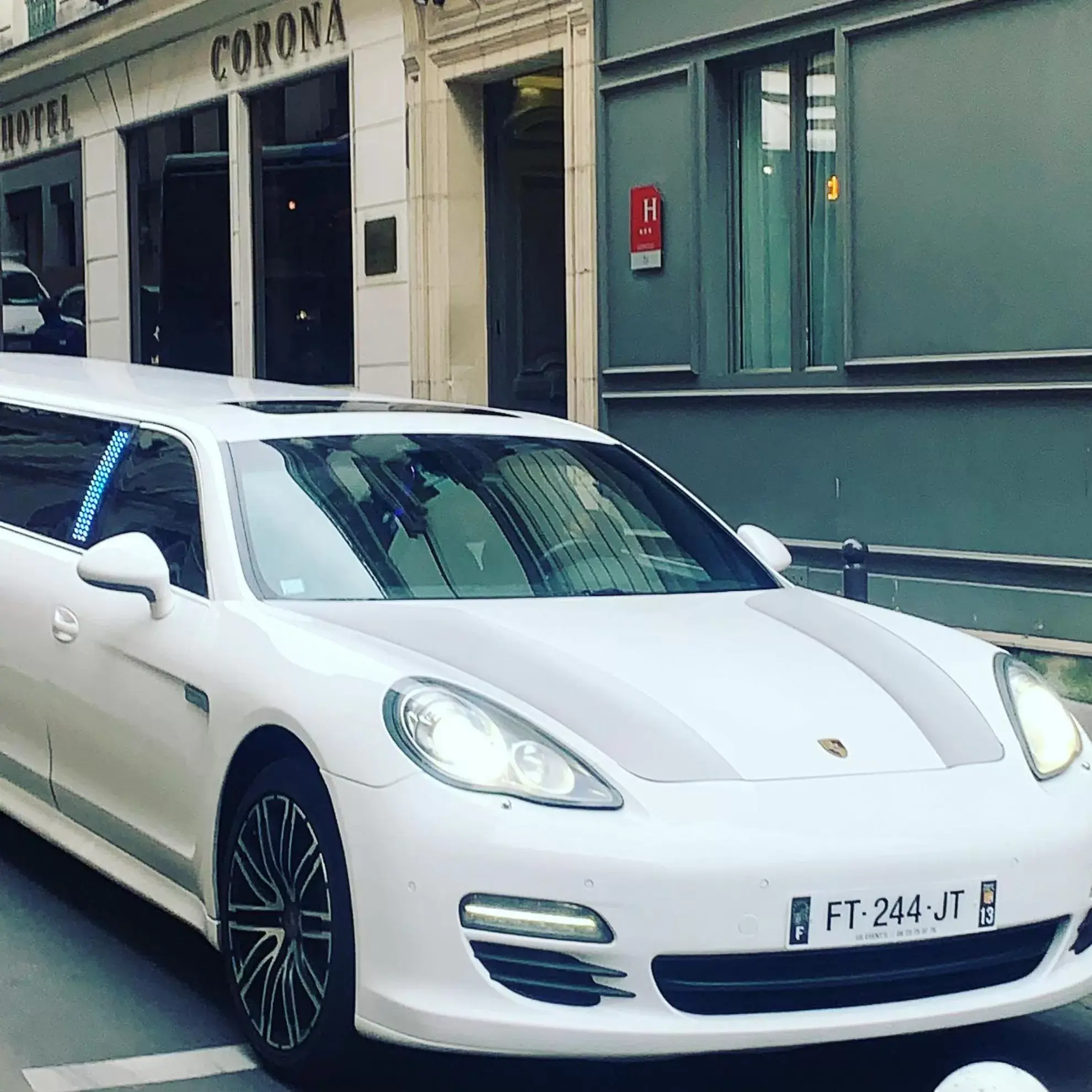 Property building in Hotel Corona -Rodier- Property building in Hotel Corona -Rodier-