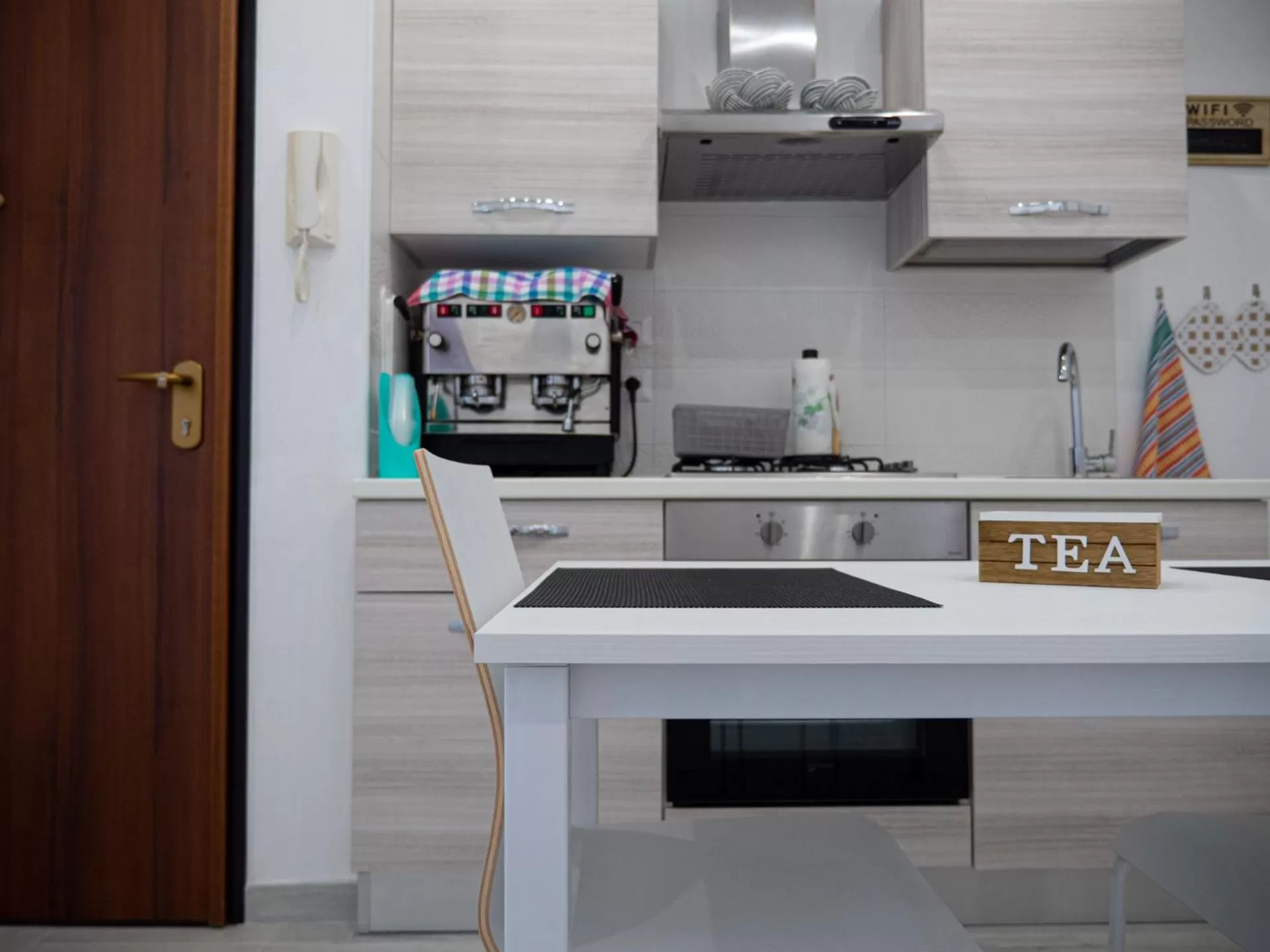 Kitchen/Kitchenette in biRose B&B