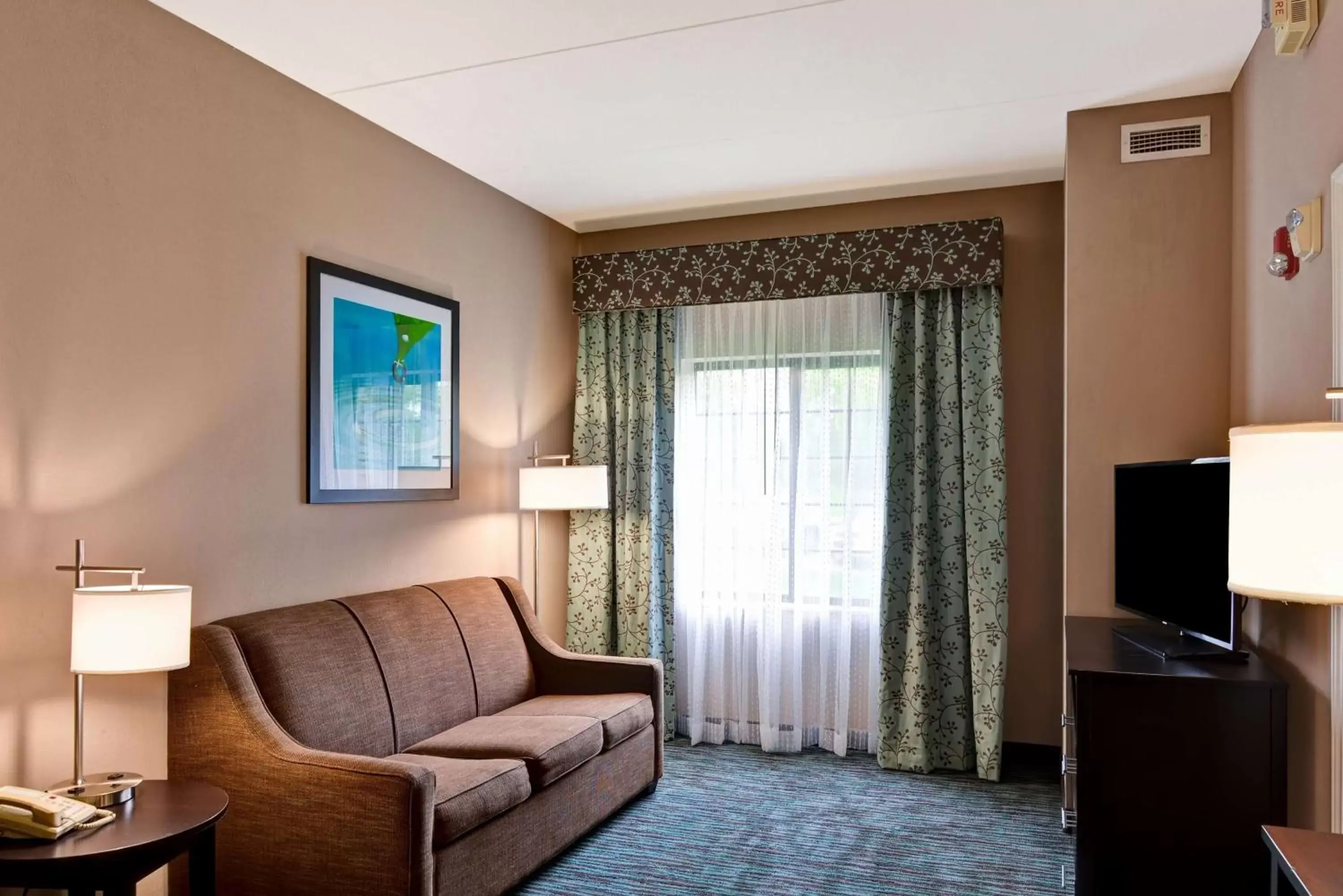 Bedroom, Seating Area in Homewood Suites by Hilton Aurora Naperville