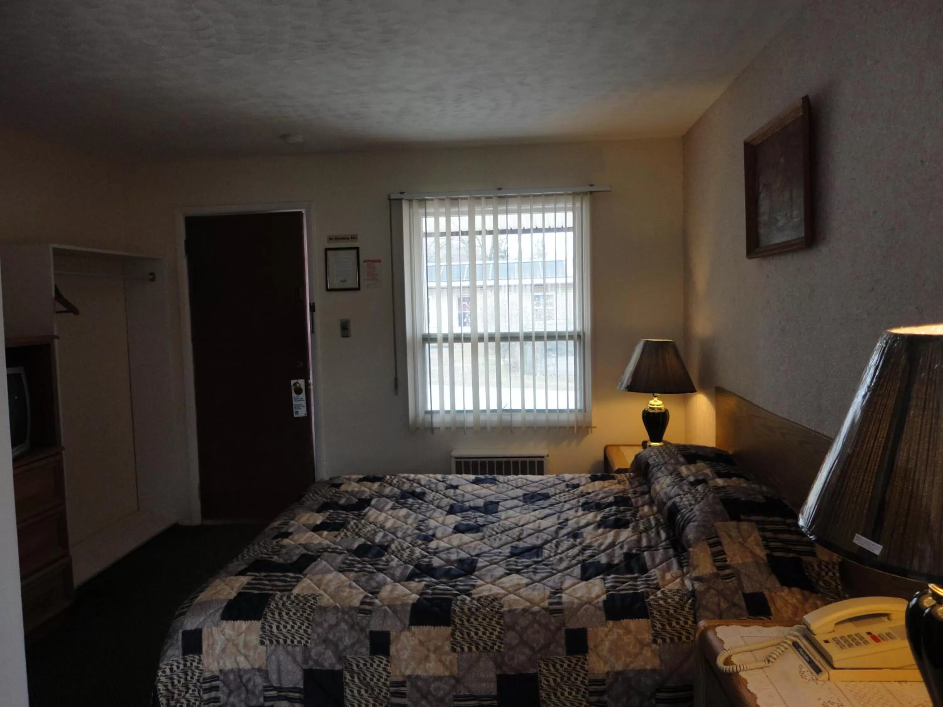 Day, Bed in Hipwell's Motel