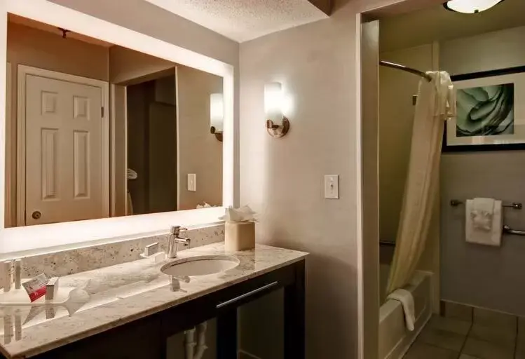 Bathroom in Poplar Inn and Suites