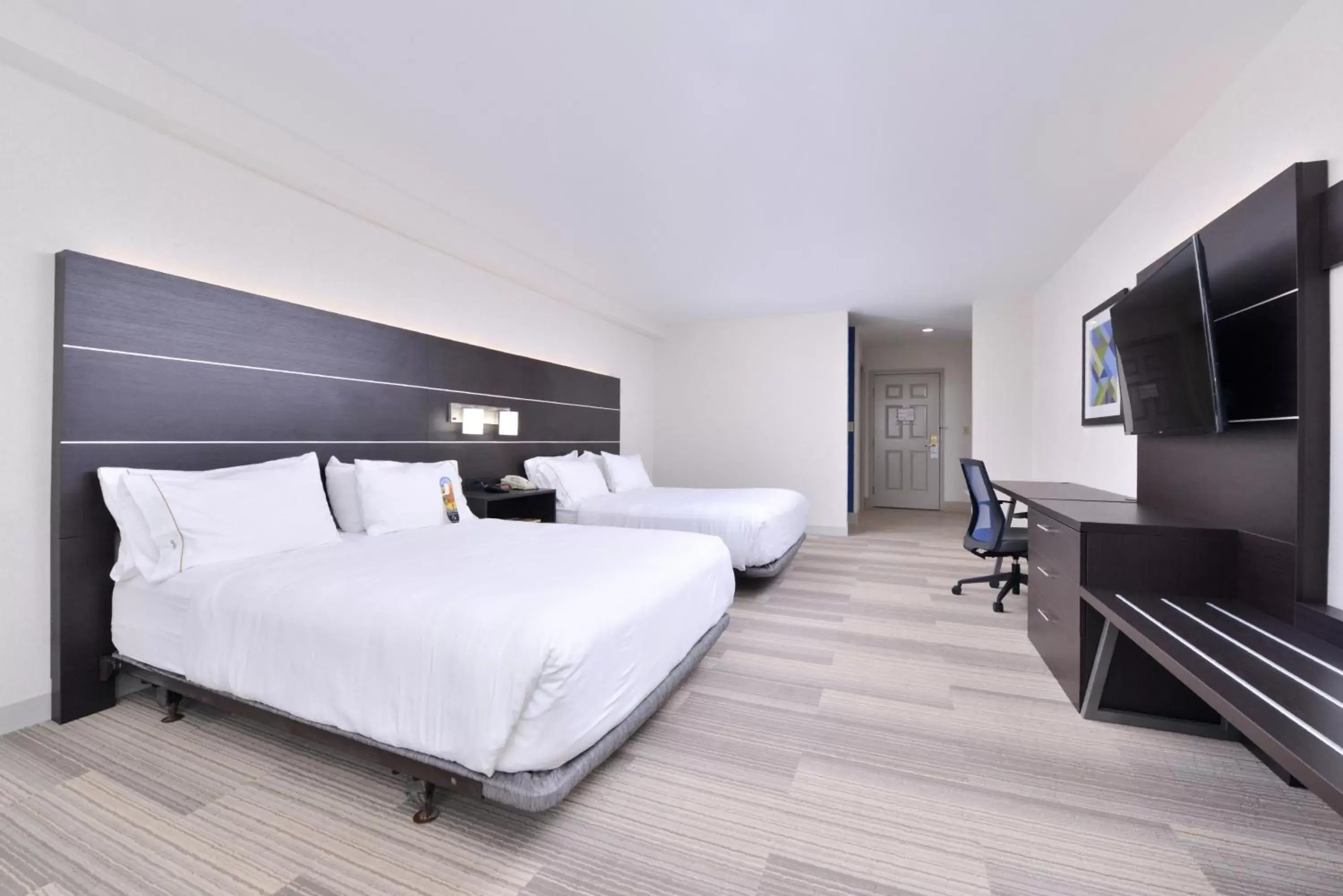 Bedroom in Holiday Inn Express Mystic, an IHG Hotel