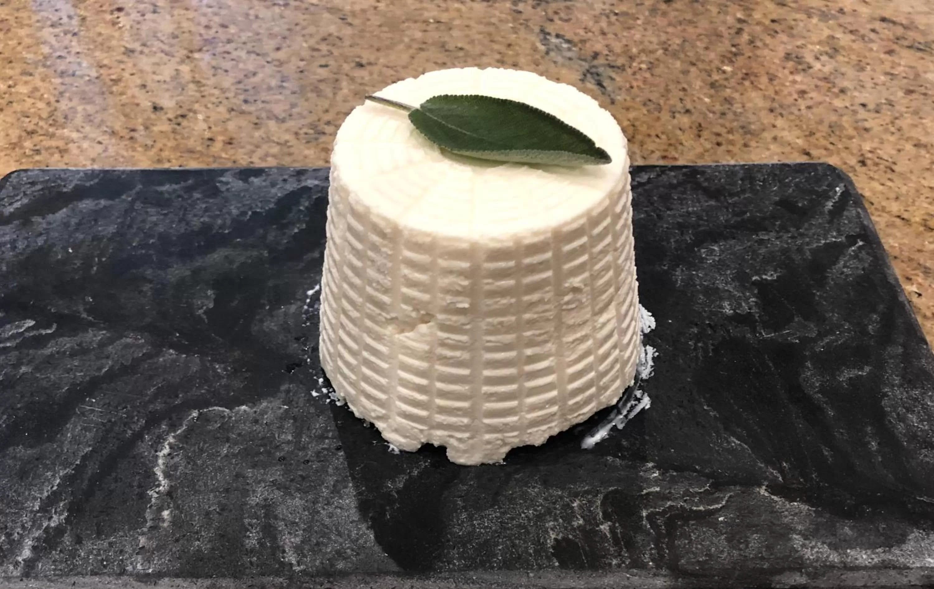 Italian breakfast in Chambre D'Hôtes le Phenix