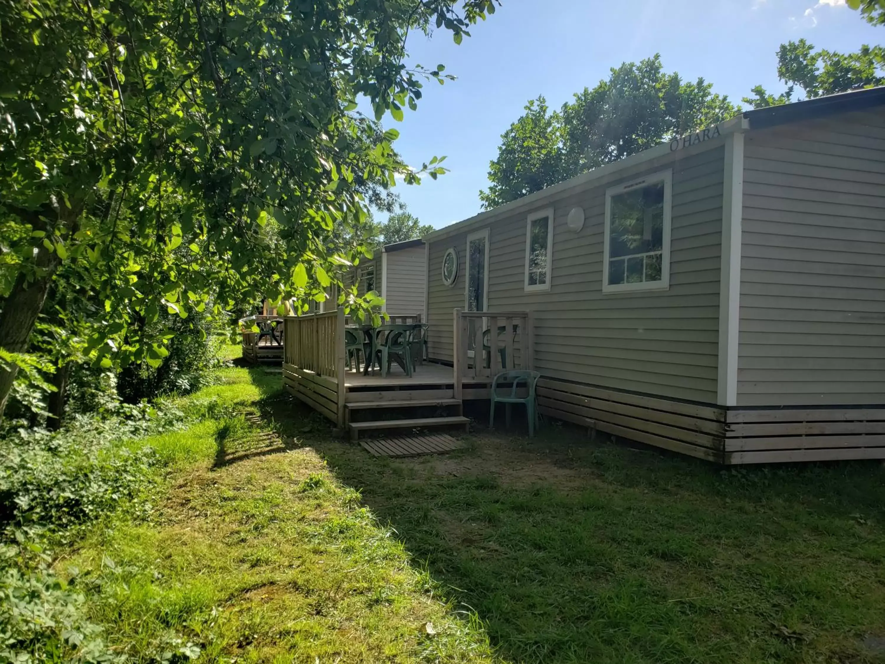 Patio, Property Building in Le Moulin D'onclaire Camping et chambres d'hôtes