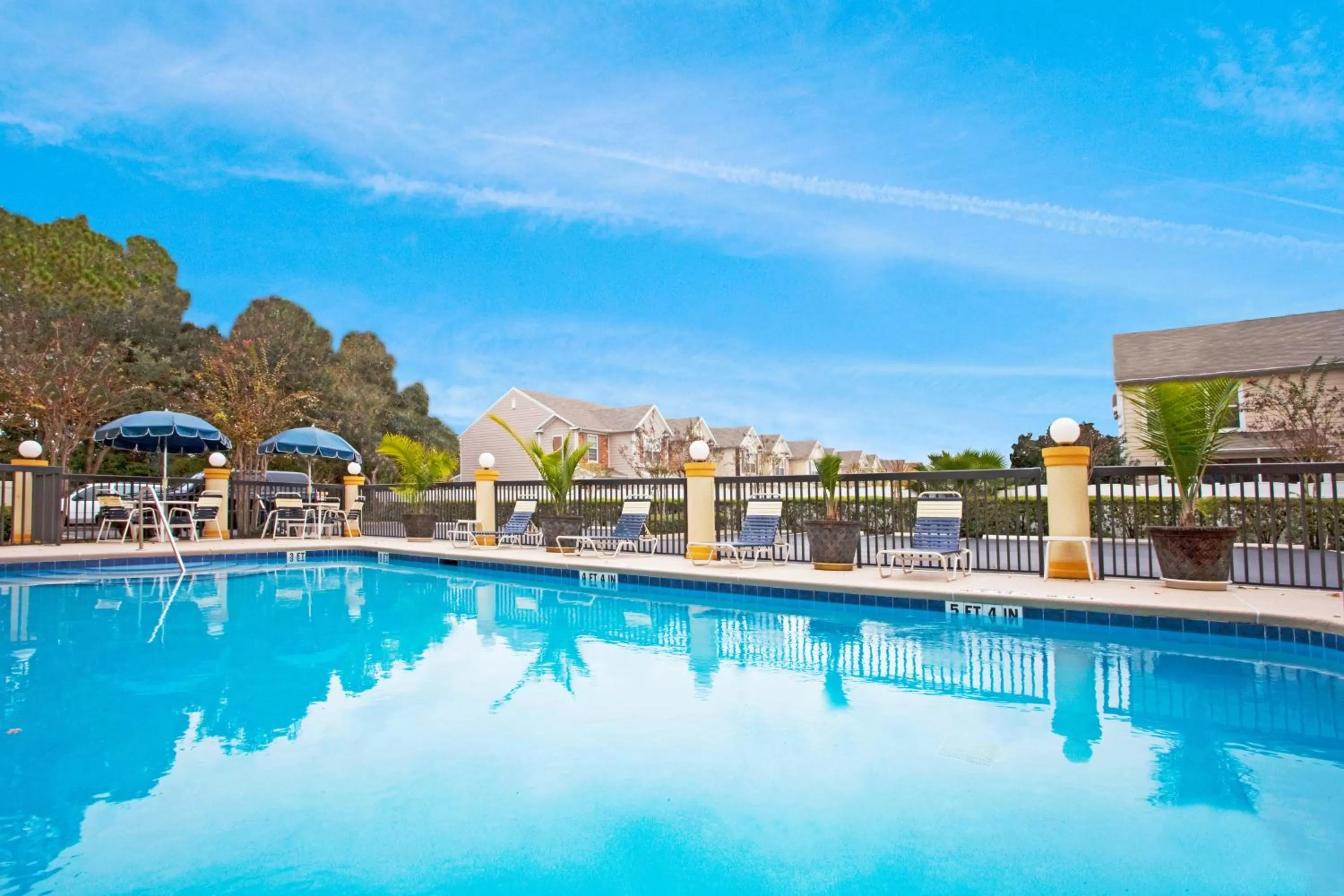 Swimming pool in Holiday Inn Express Hotel & Suites Jacksonville-South by IHG