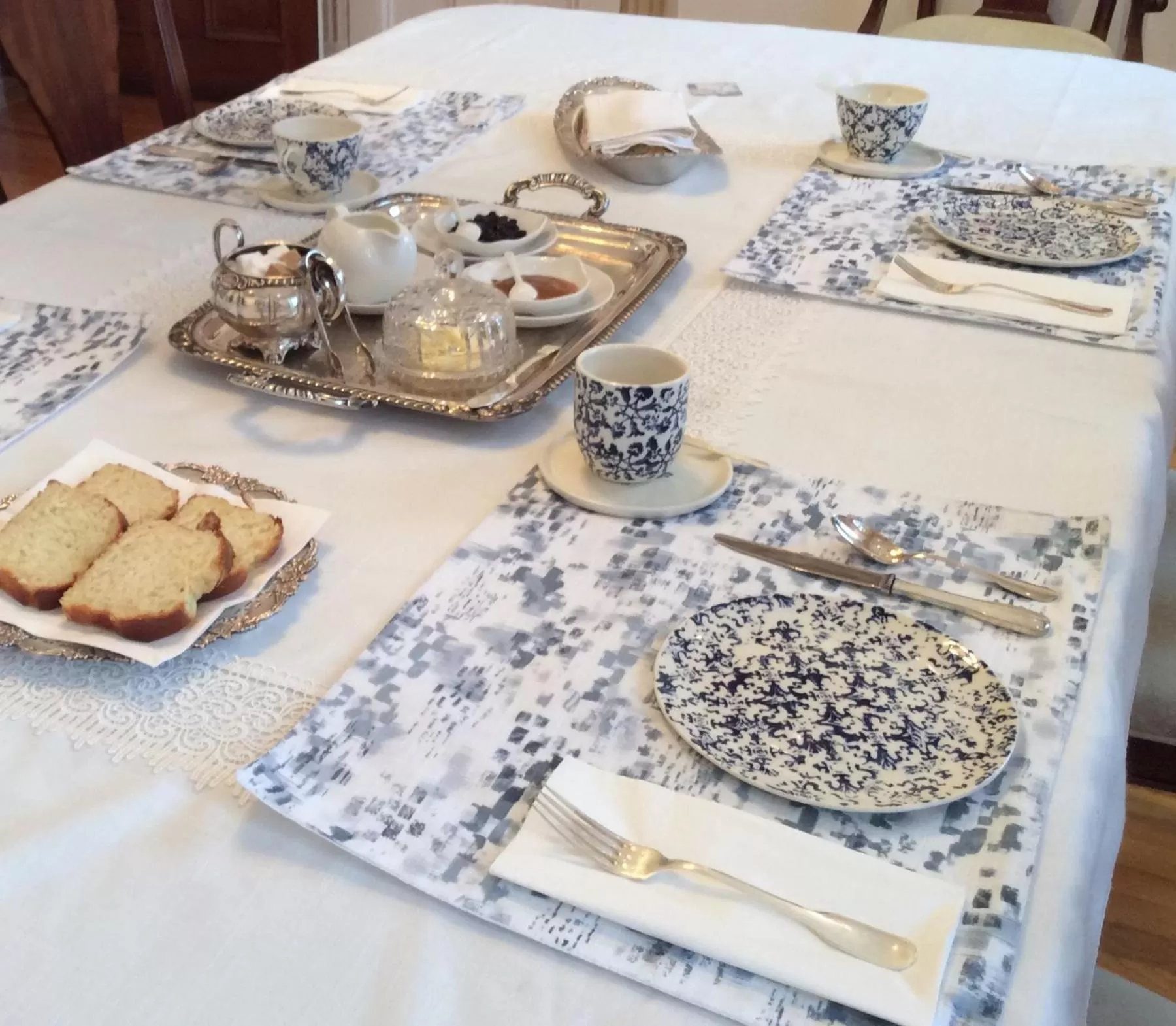 Breakfast in Île de Garde B&B