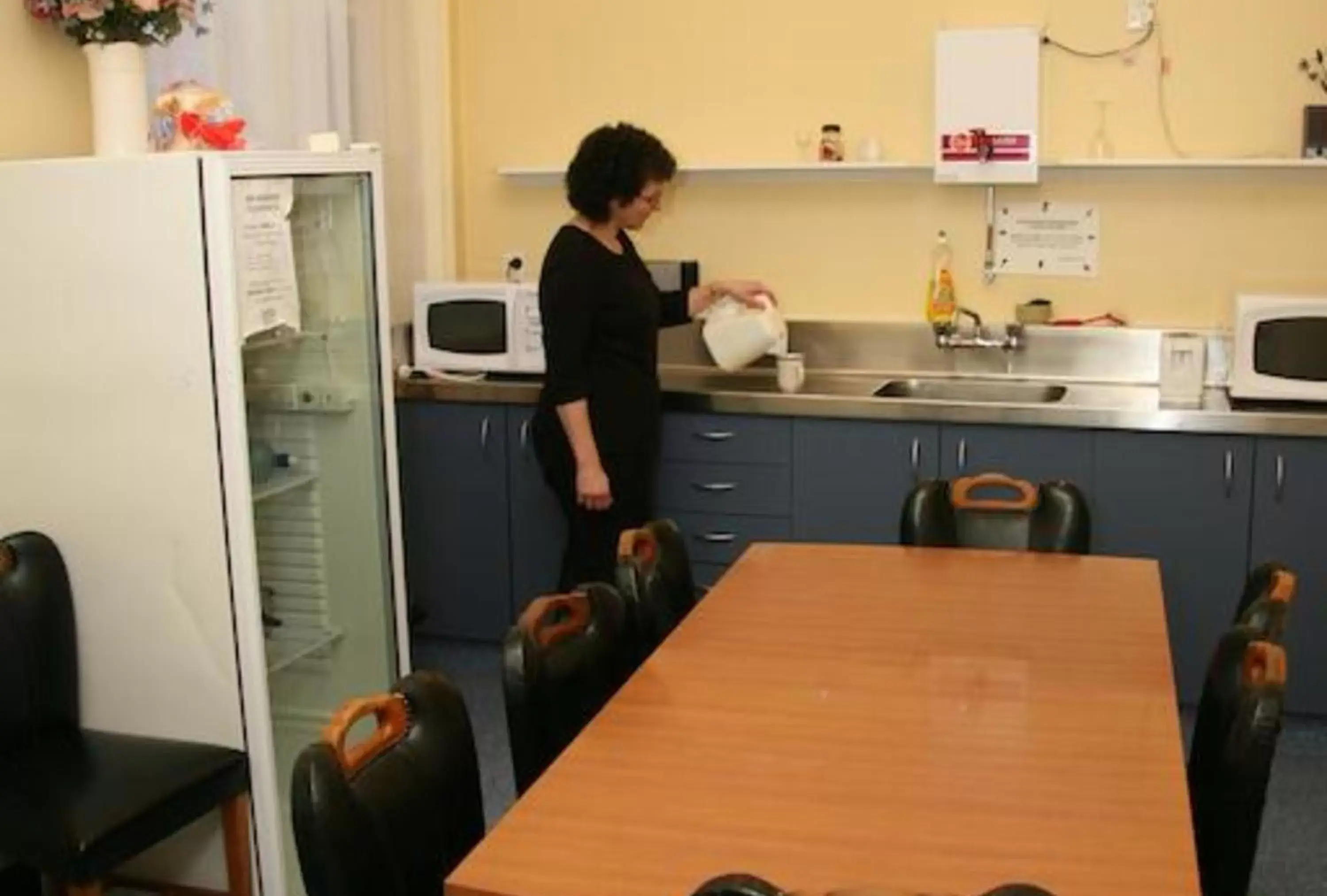 Communal kitchen, Kitchen/Kitchenette in Leviathan Hotel