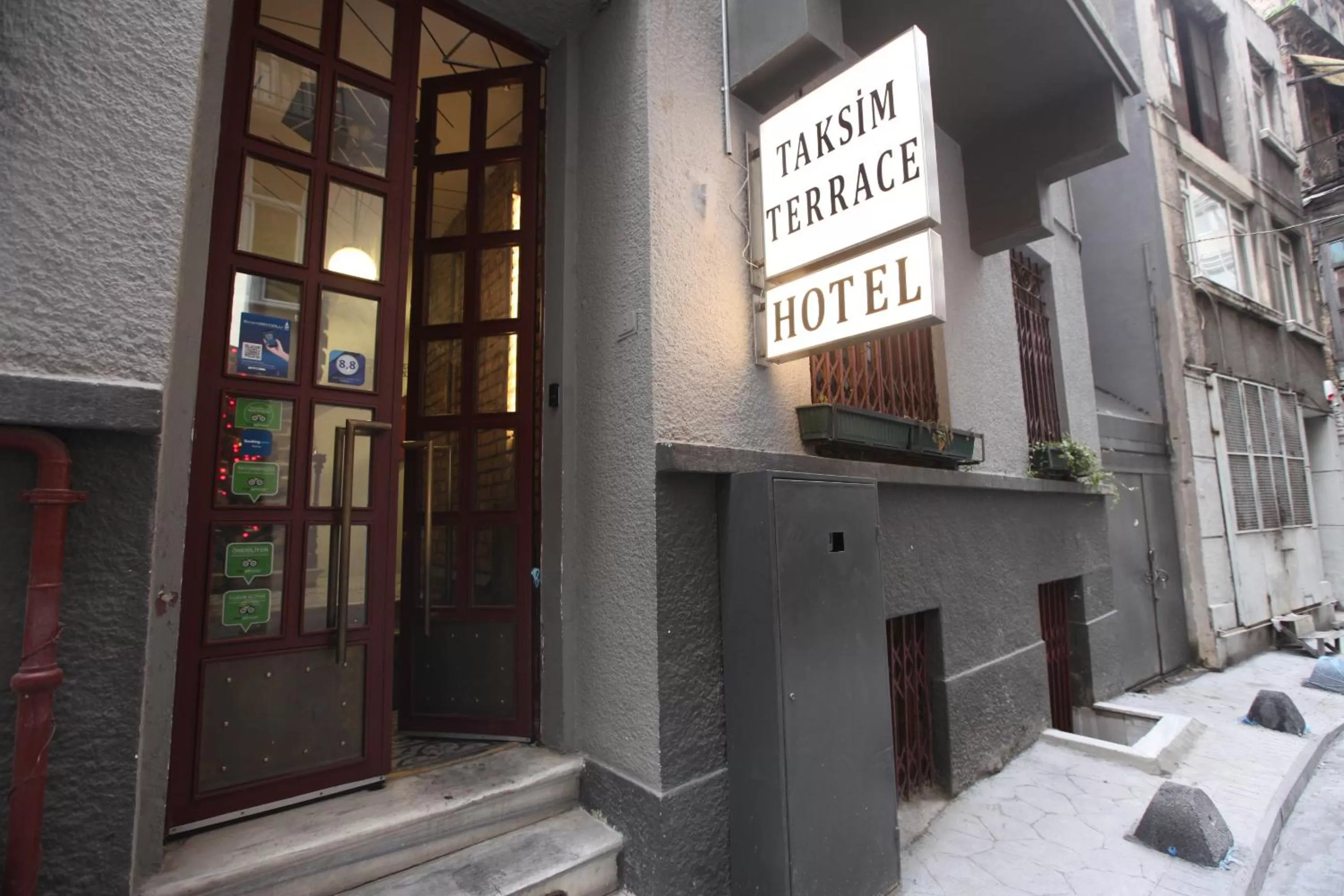 Facade/entrance in Taksim Terrace Hotel