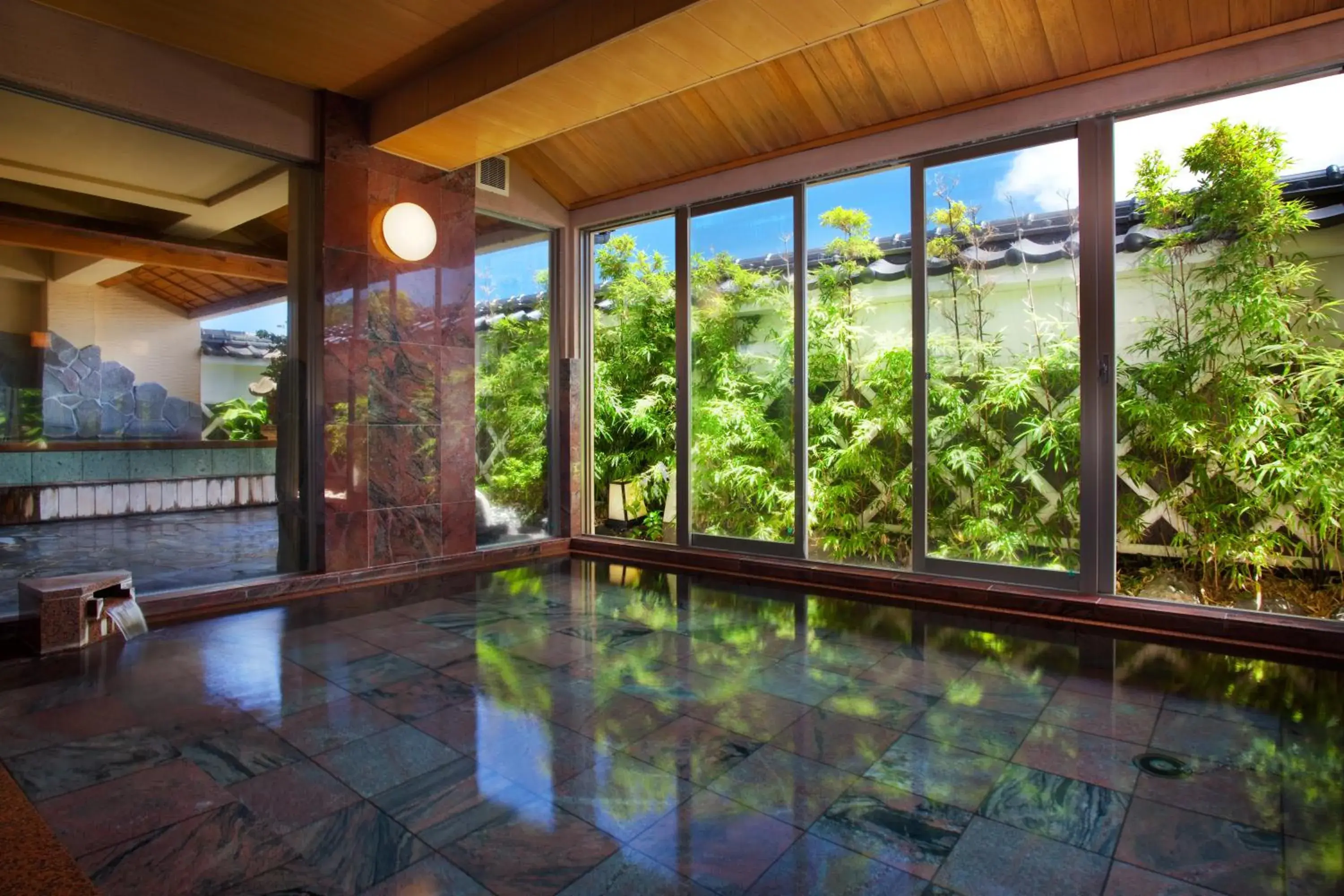 Public Bath in Tsuruya Kisshotei