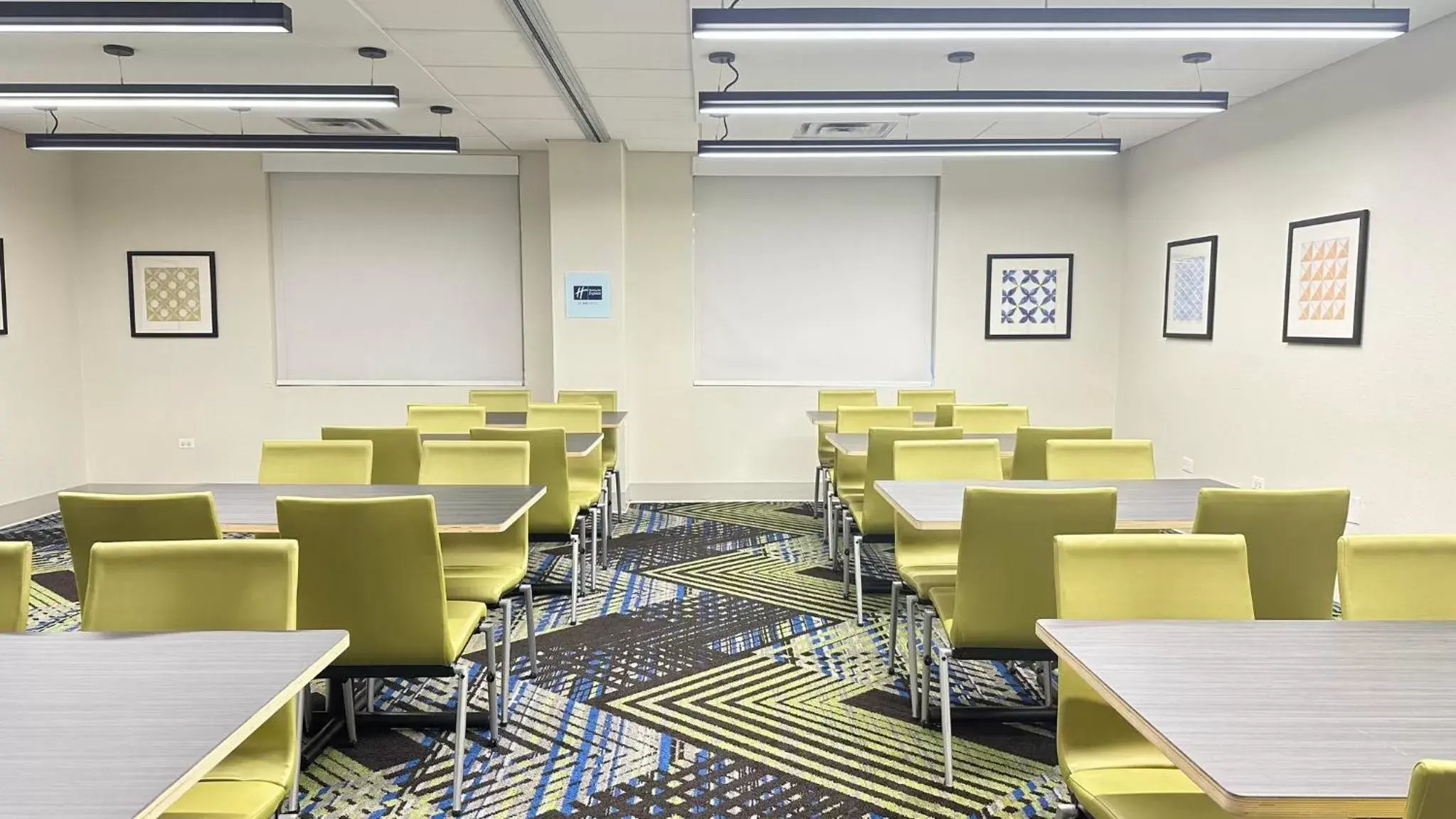 Meeting/conference room, Restaurant/Places to Eat in Holiday Inn Express & Suites - Prospect Heights, an IHG Hotel