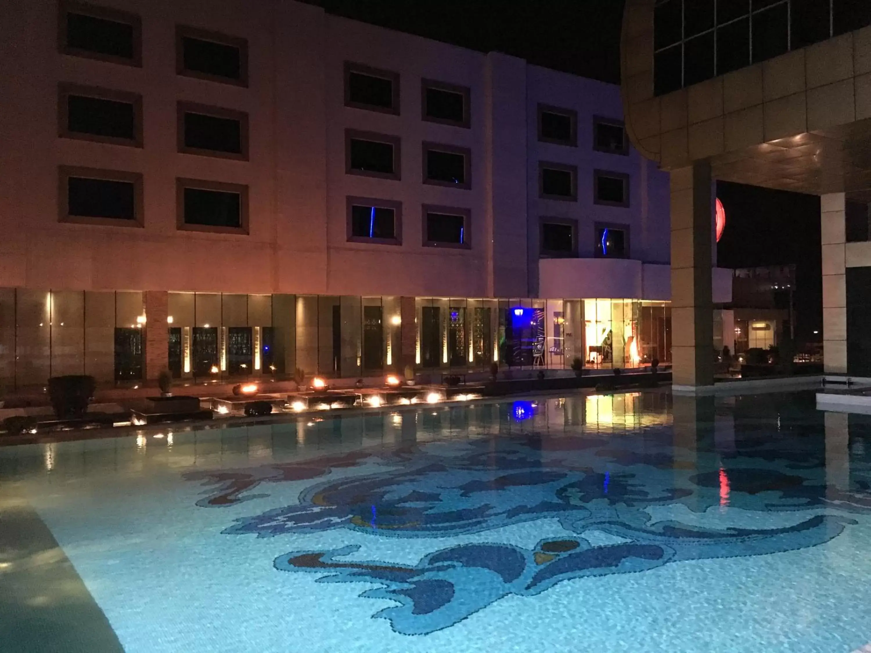 Swimming pool in Radisson Blu Hotel MBD Ludhiana Swimming pool in Radisson Blu Hotel MBD Ludhiana