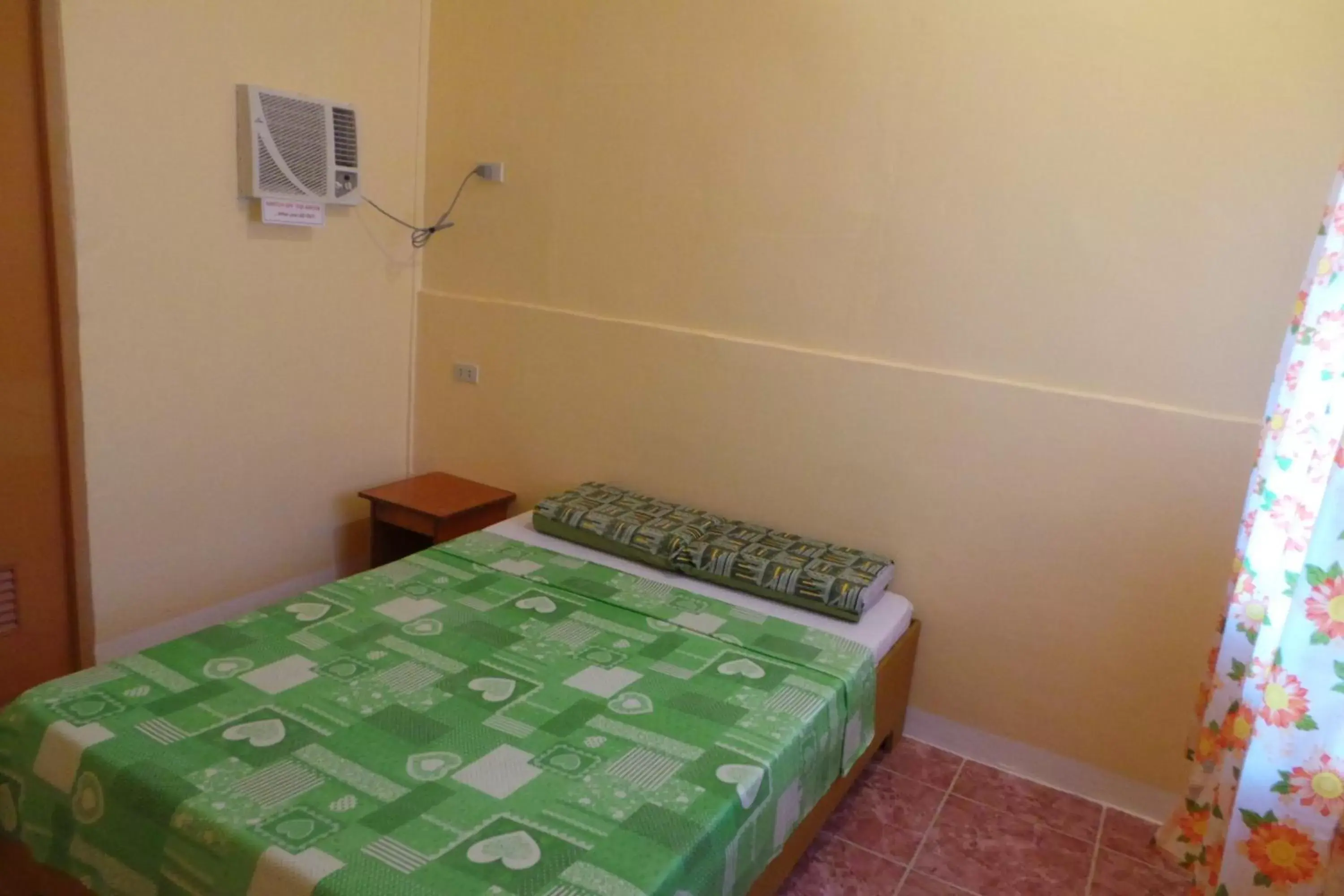 Standard Double Room in ISLET VIEW Pension House ( Formerly Island View Pension House ) Standard Double Room in ISLET VIEW Pension House ( Formerly Island View Pension House )