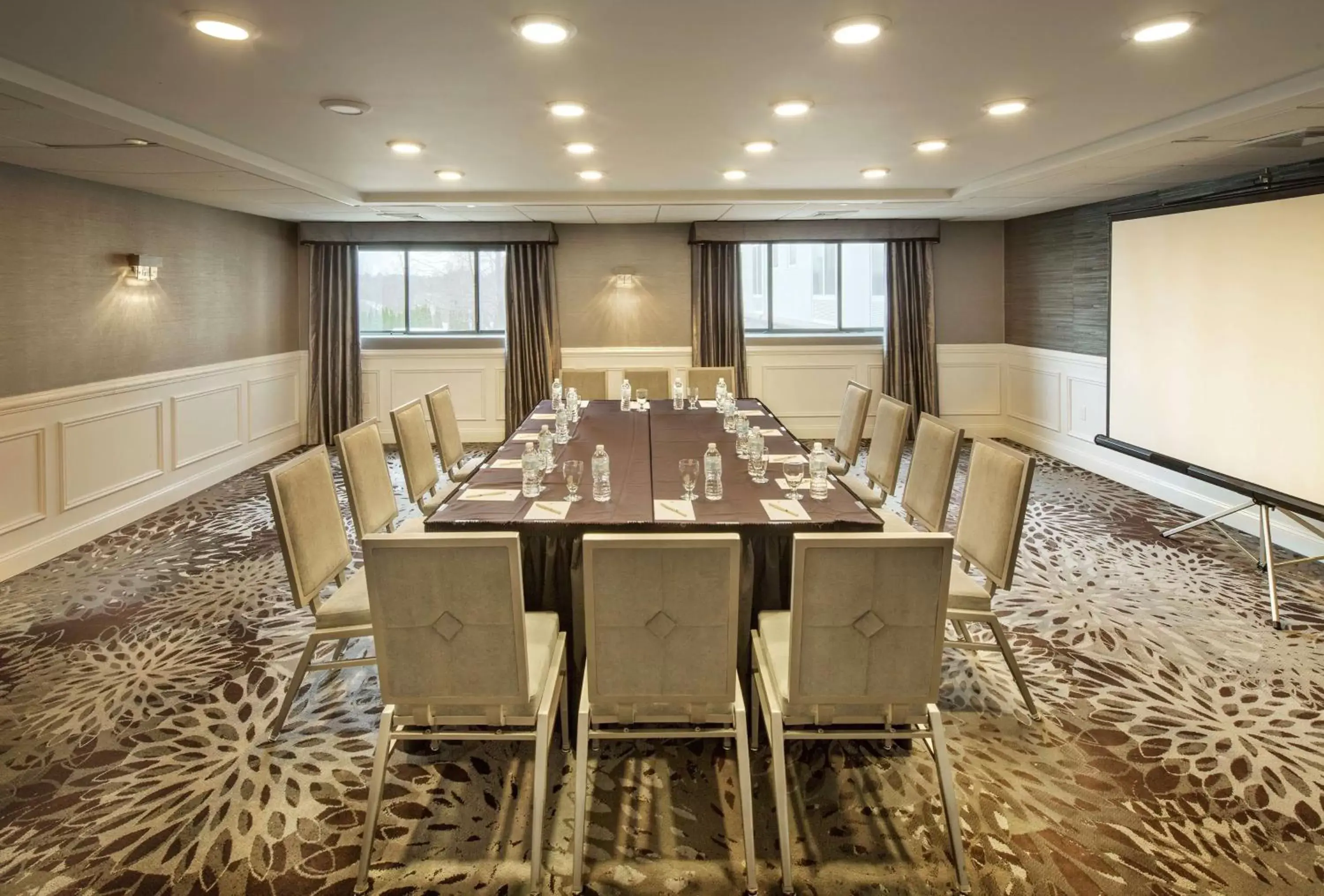 Meeting/conference room in DoubleTree by Hilton Nanuet