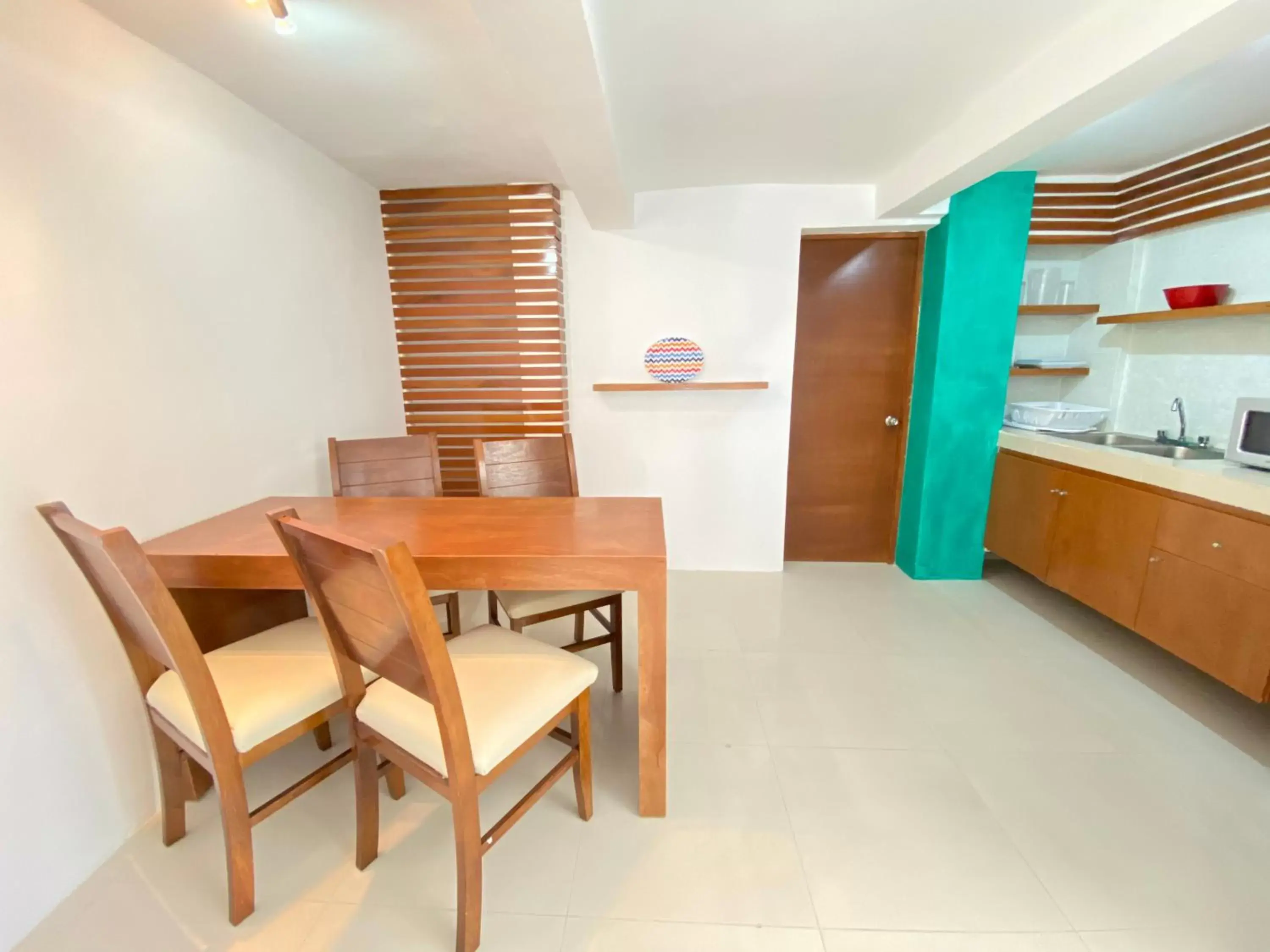 Kitchen or kitchenette, Dining Area in Rocamar Hotel Isla Mujeres