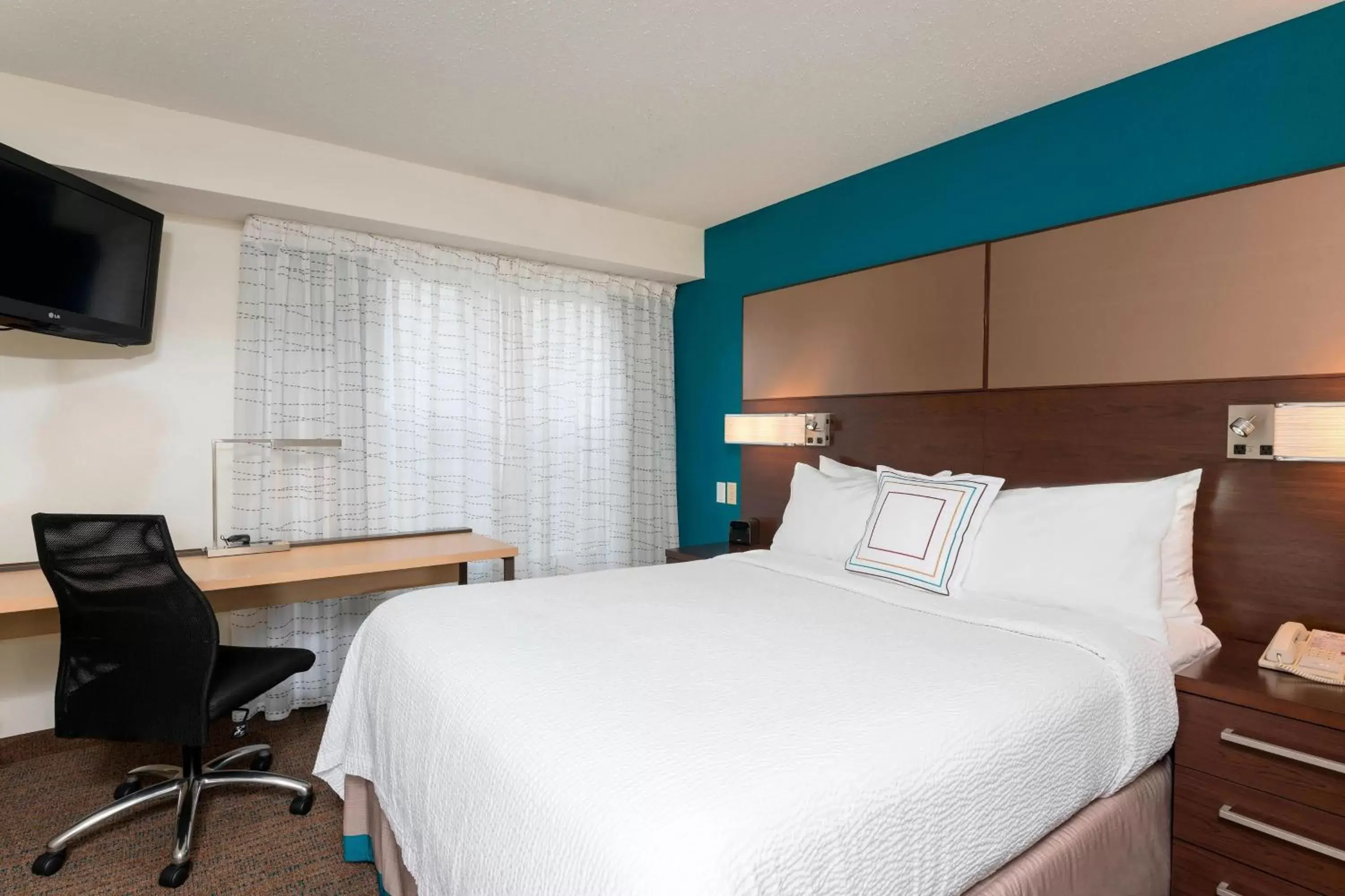 Bedroom, Bed in Residence Inn by Marriott Grand Rapids West
