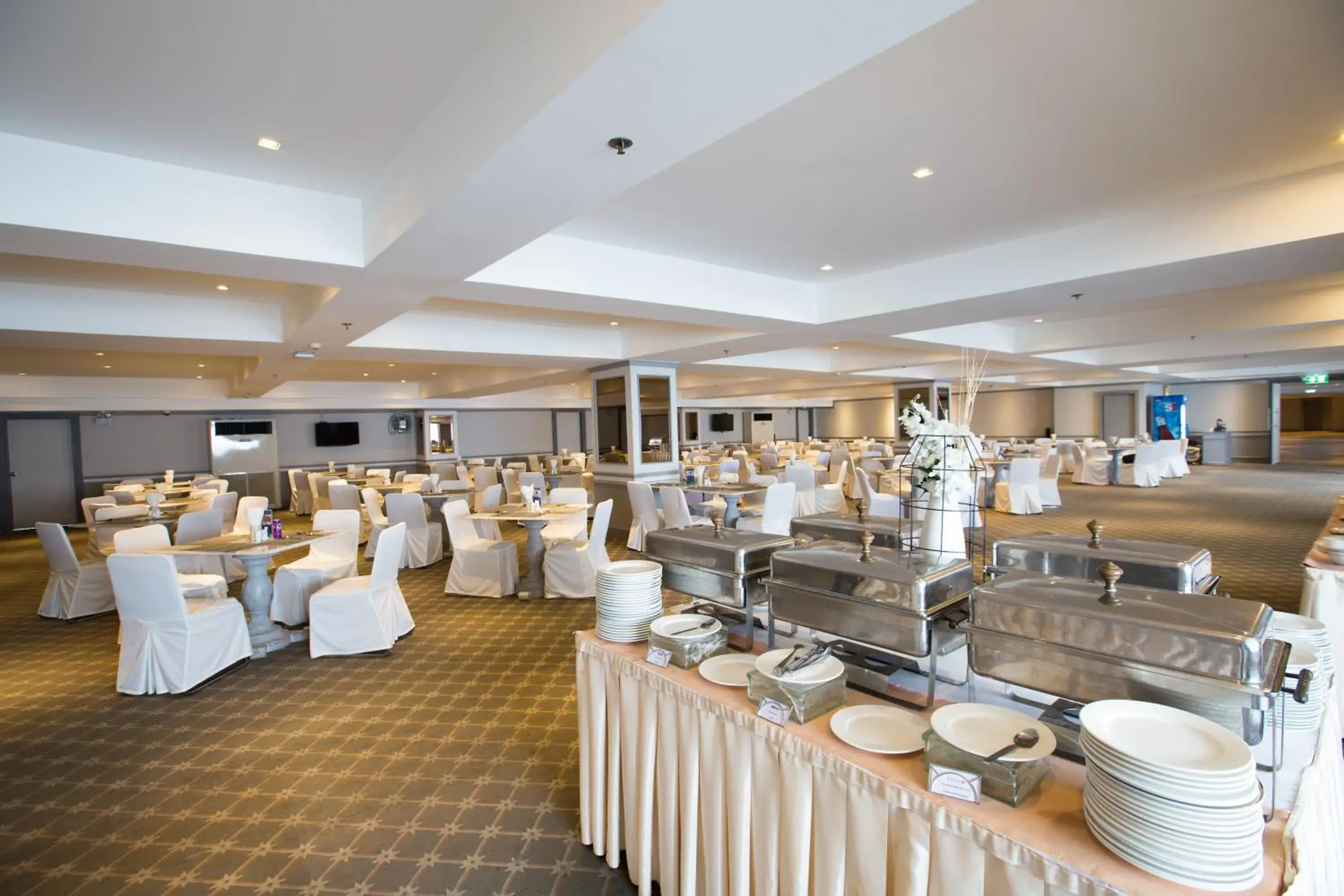 Restaurant/places to eat, Banquet Facilities in The Pantip Hotel Ladprao