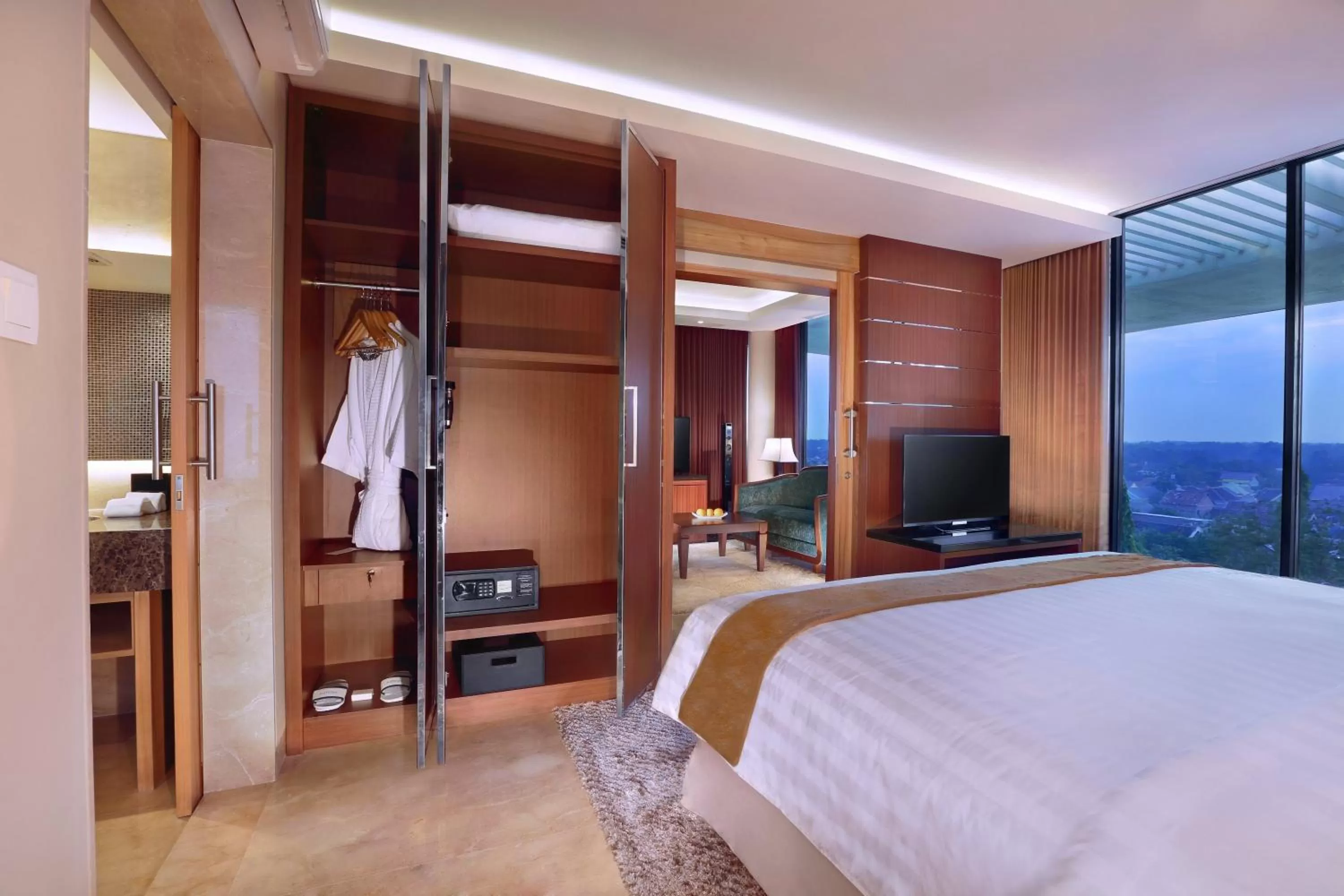 Bedroom, Bed in Aston Bojonegoro City Hotel