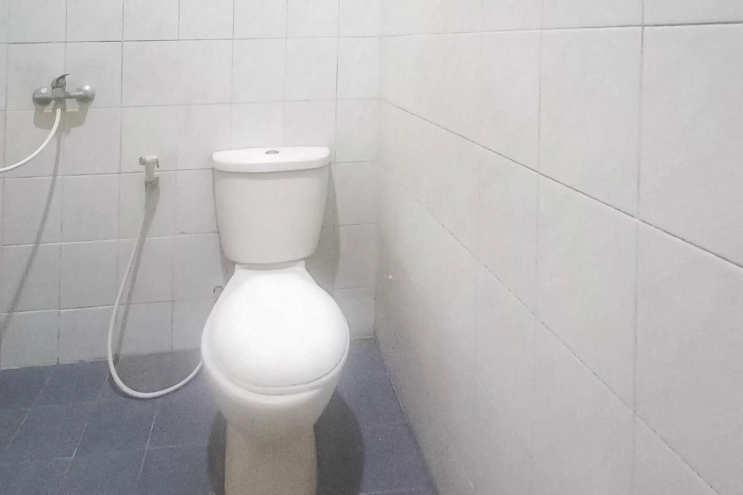 Toilet, Bathroom in Hotel Malang near Alun Alun Malang RedPartner