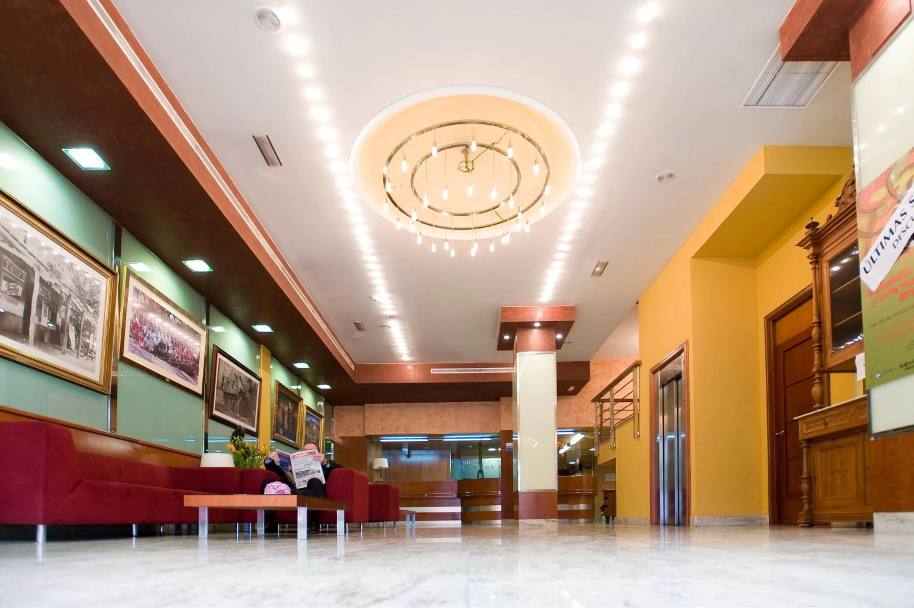 Lobby or reception in Hotel El Churra