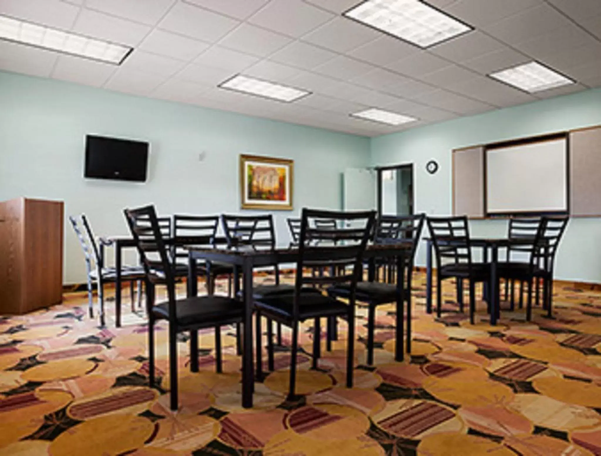 Food, Restaurant/Places to Eat in Days Inn & Suites by Wyndham Columbus NE