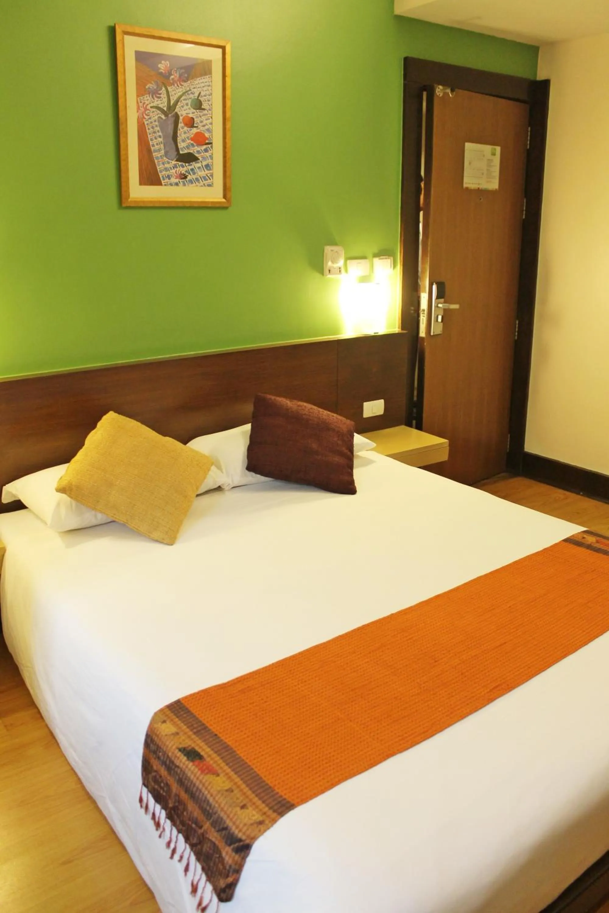 Bed in The Seasons Bangkok Huamark