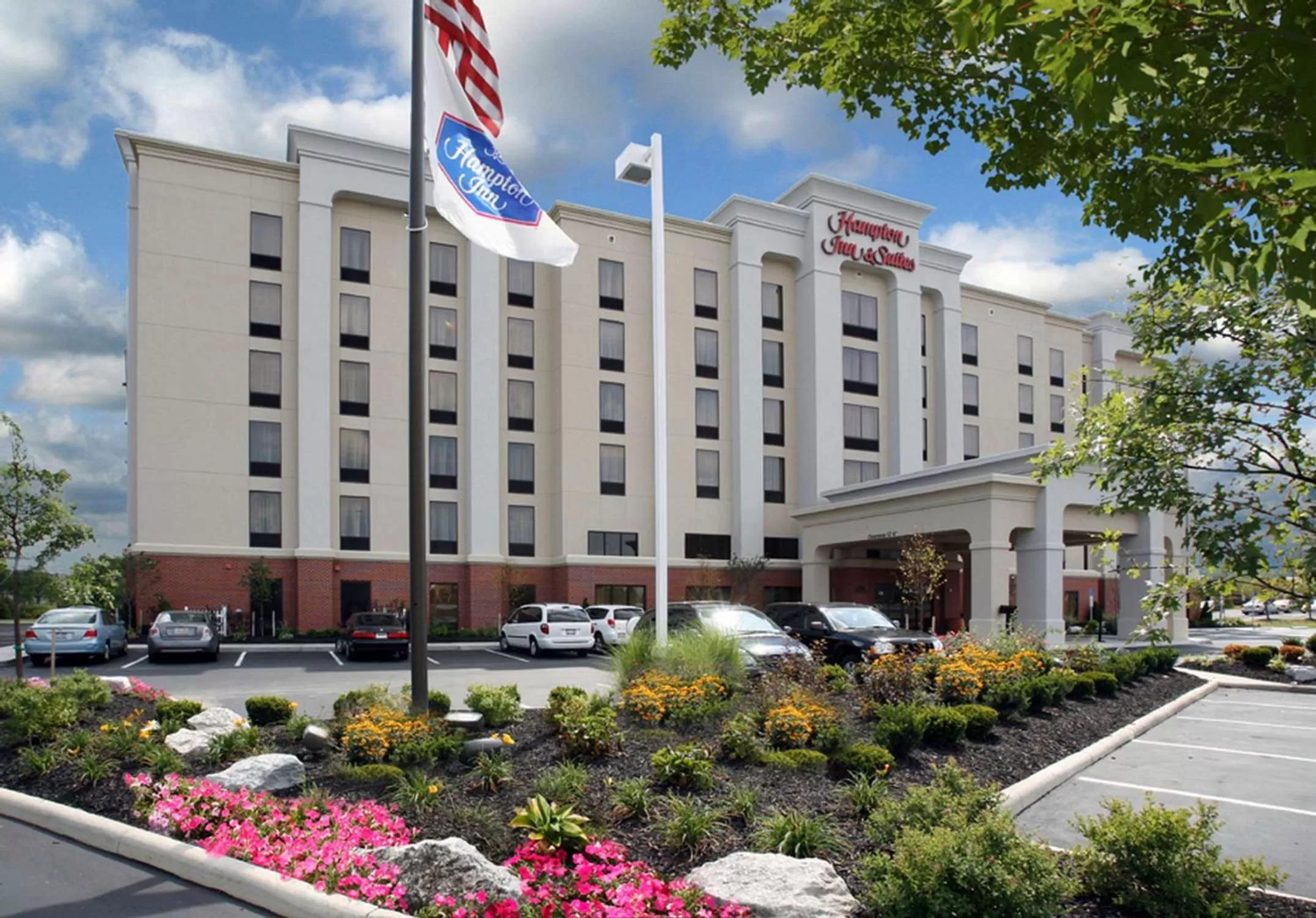 Property building in Hampton Inn & Suites Columbus Polaris
