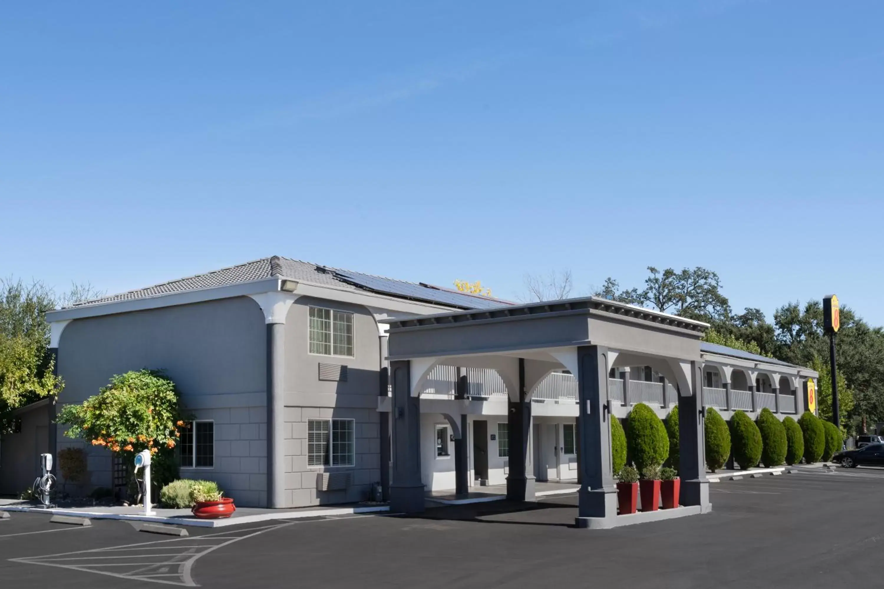 Property building in Super 8 Ukiah by Wyndham Property building in Super 8 Ukiah by Wyndham