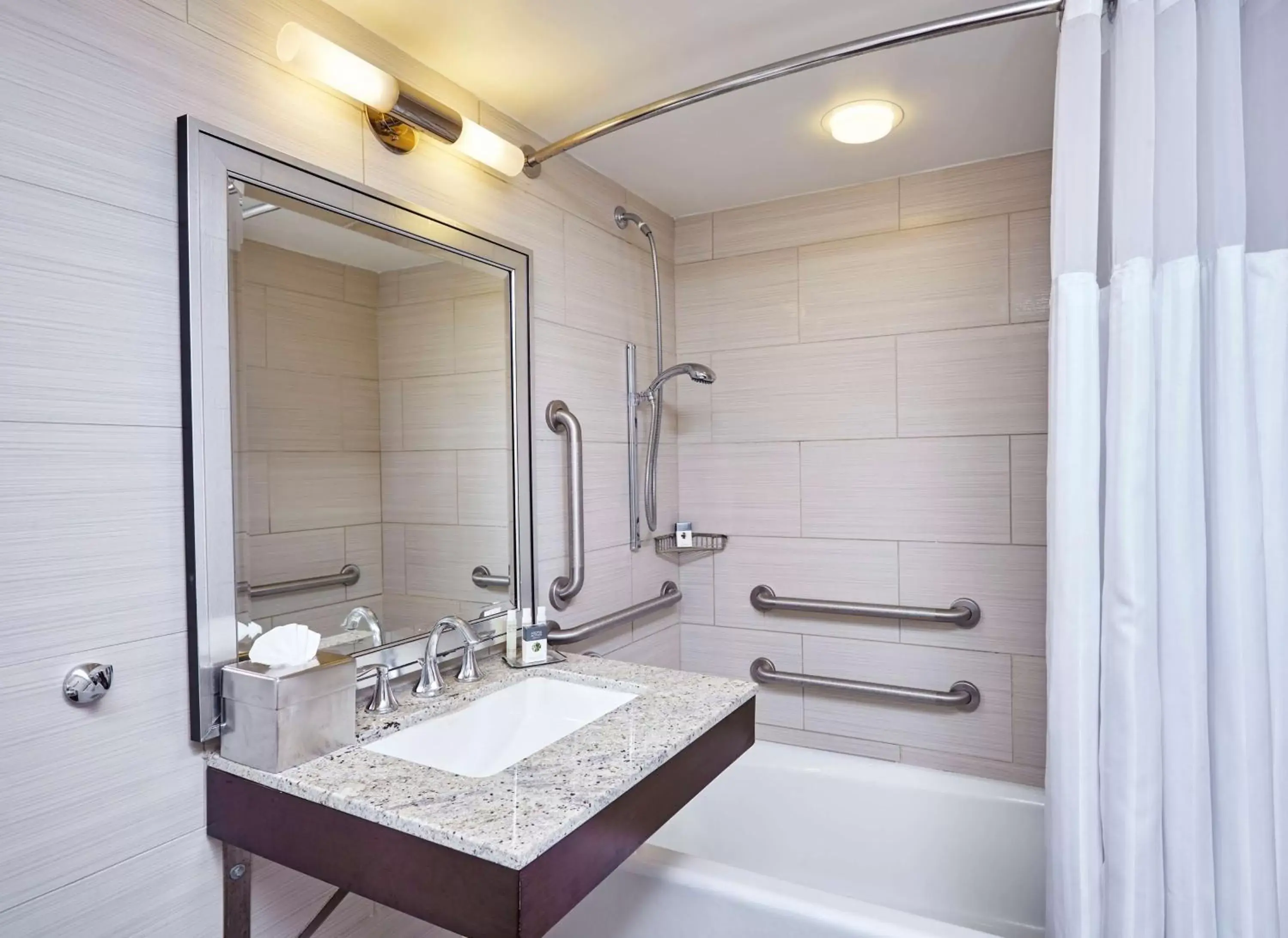 Bathroom in DoubleTree by Hilton Washington DC – Crystal City