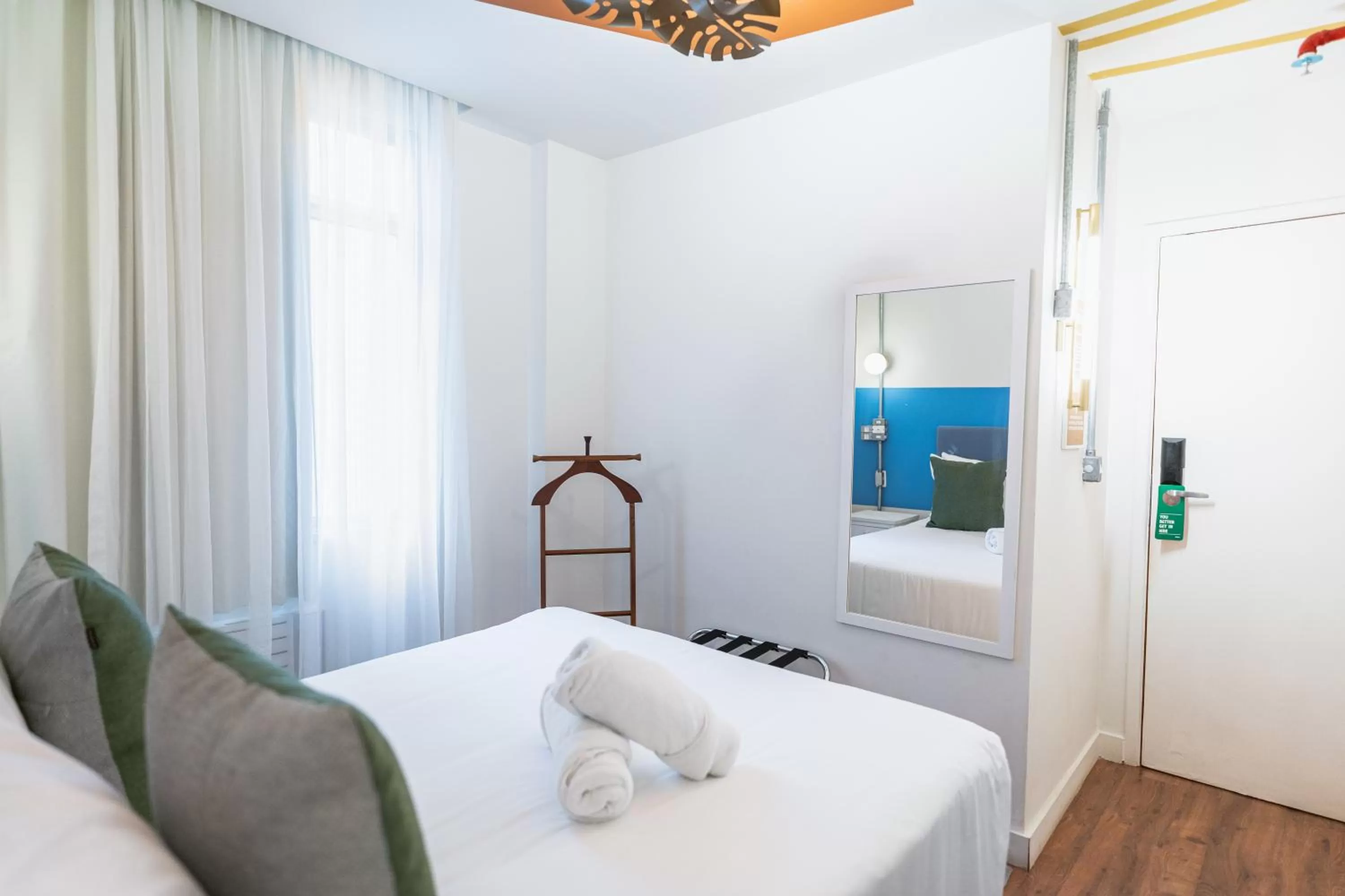 Small Room with Shared Bathroom in Selina Copacabana