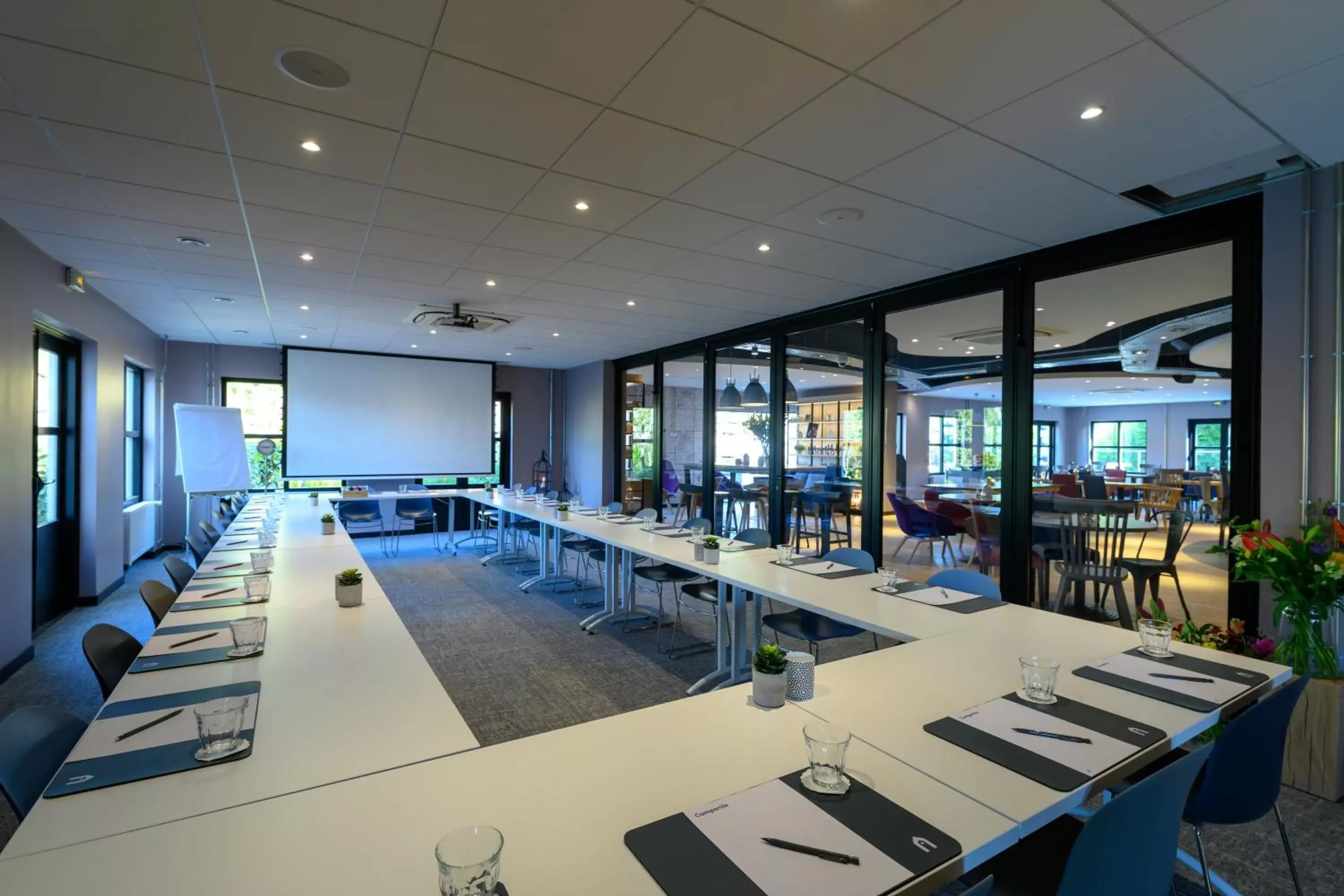 Business facilities in Campanile Hotel & Restaurant Eindhoven