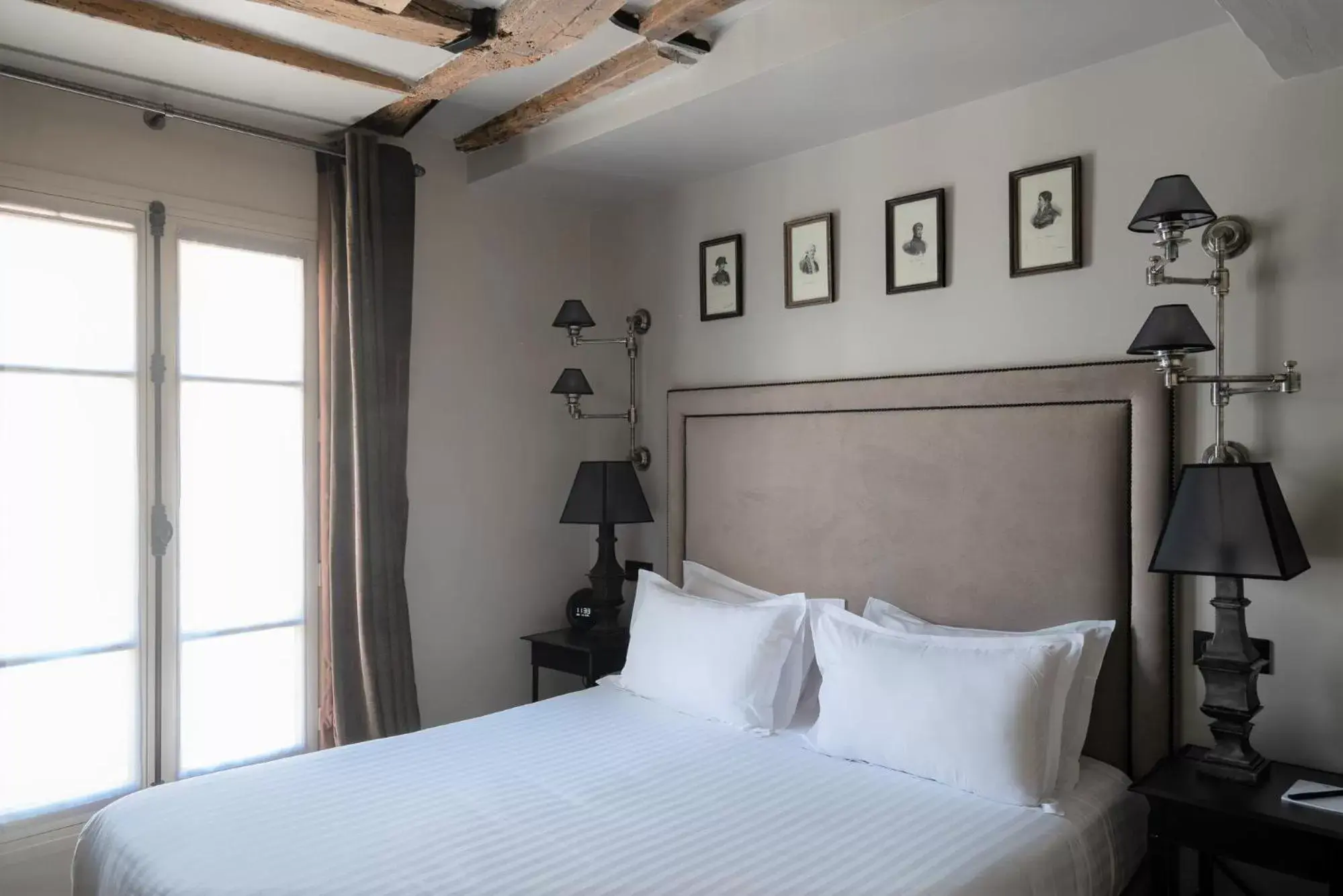 Bedroom, Bed in Hotel Saint-Louis en L'Isle