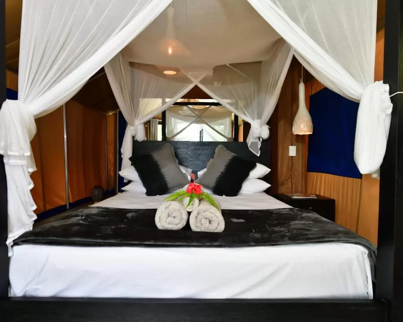 Bed in Turtle Bay Lodge