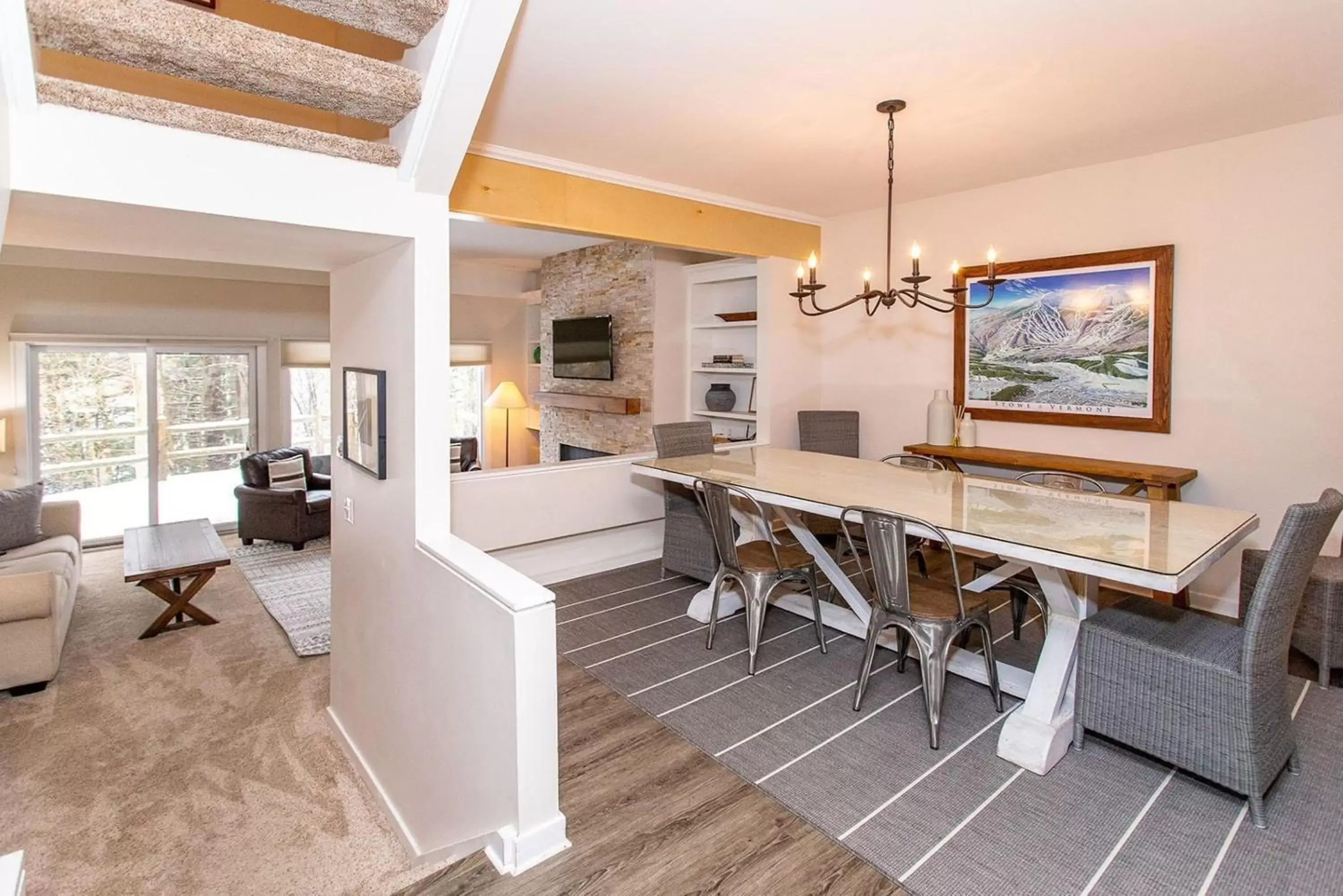 Kitchen or kitchenette, Dining Area in Topnotch Resort