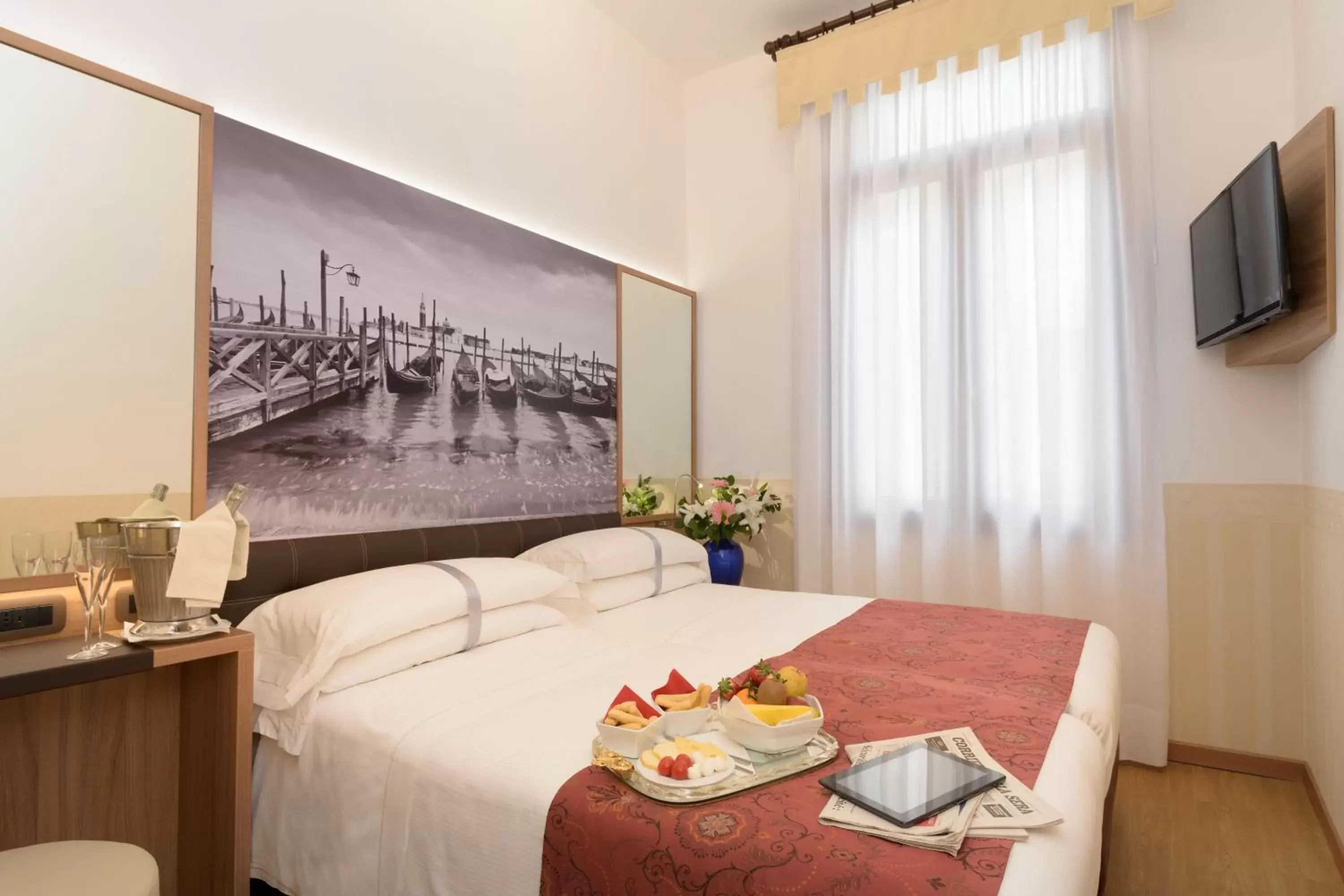 Bedroom in UNAHOTELS Ala Venezia-Adults 16