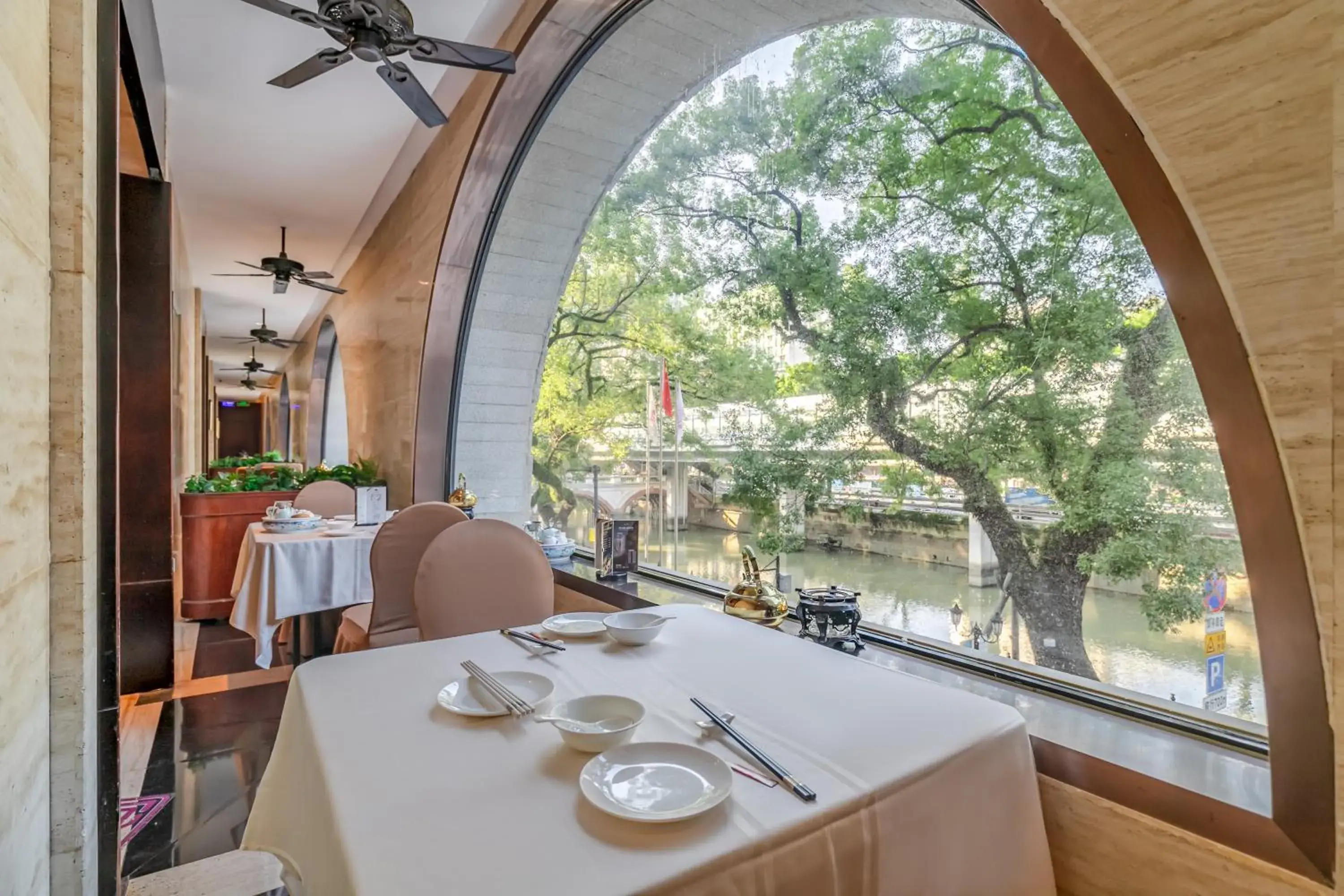 Restaurant/places to eat in Guangdong Victory Hotel Restaurant/places to eat in Guangdong Victory Hotel