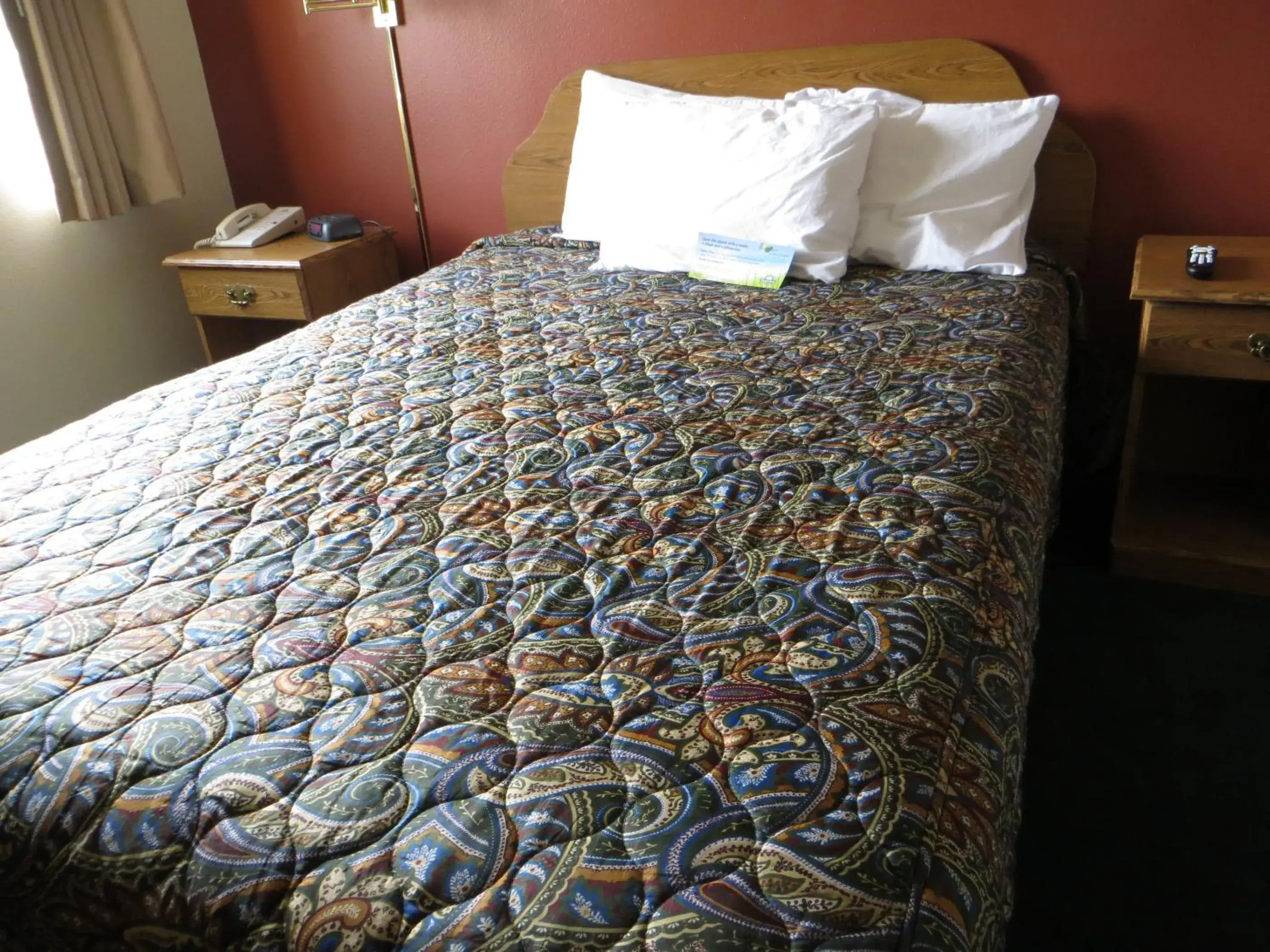 Bed in Days Inn by Wyndham Custer