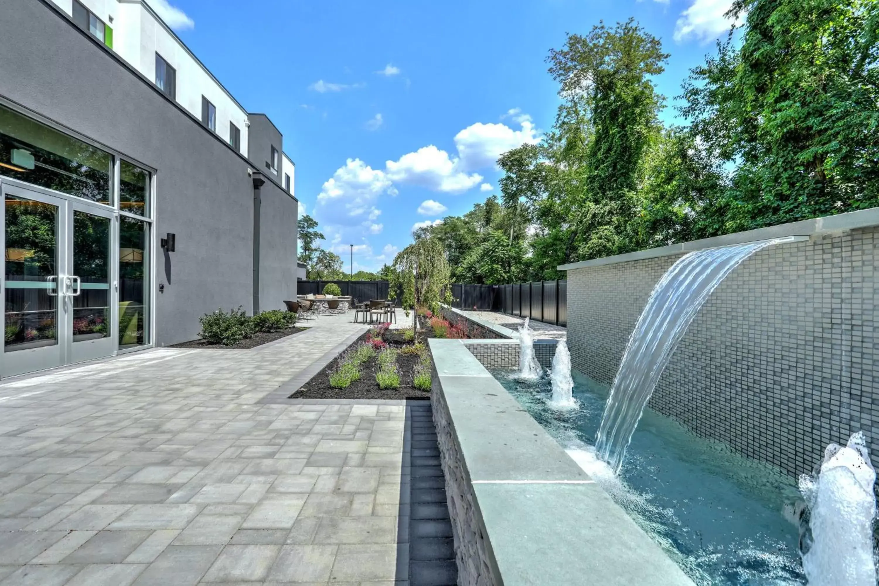 Property building, Swimming Pool in Courtyard by Marriott Deptford