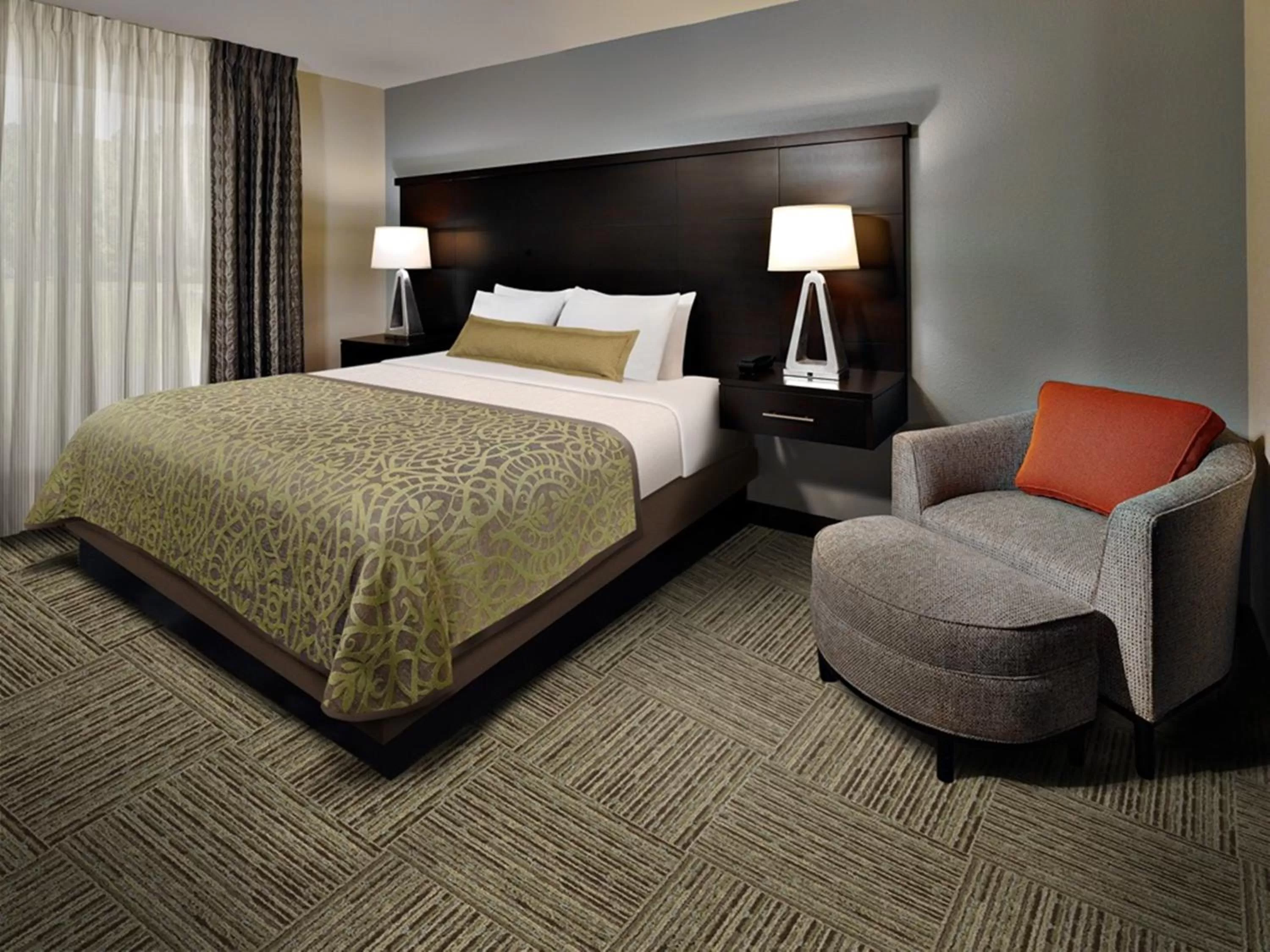 Photo of the whole room, Bed in Staybridge Suites Eau Claire - Altoona by IHG
