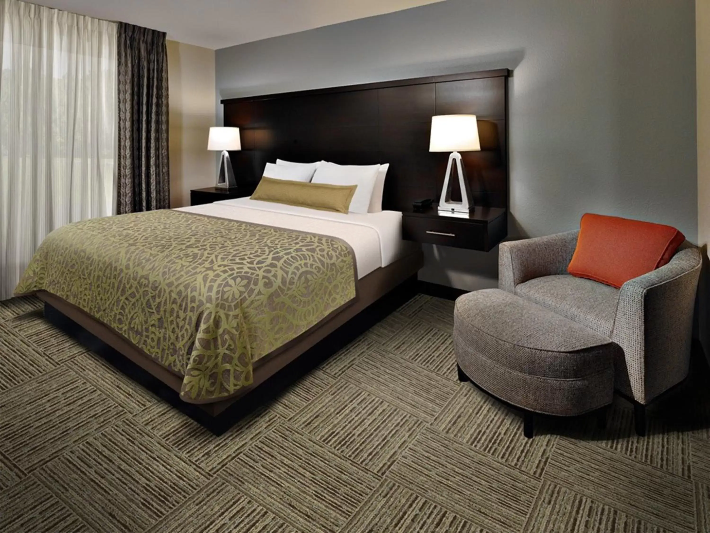 Photo of the whole room, Bed in Staybridge Suites Eau Claire - Altoona, an IHG Hotel