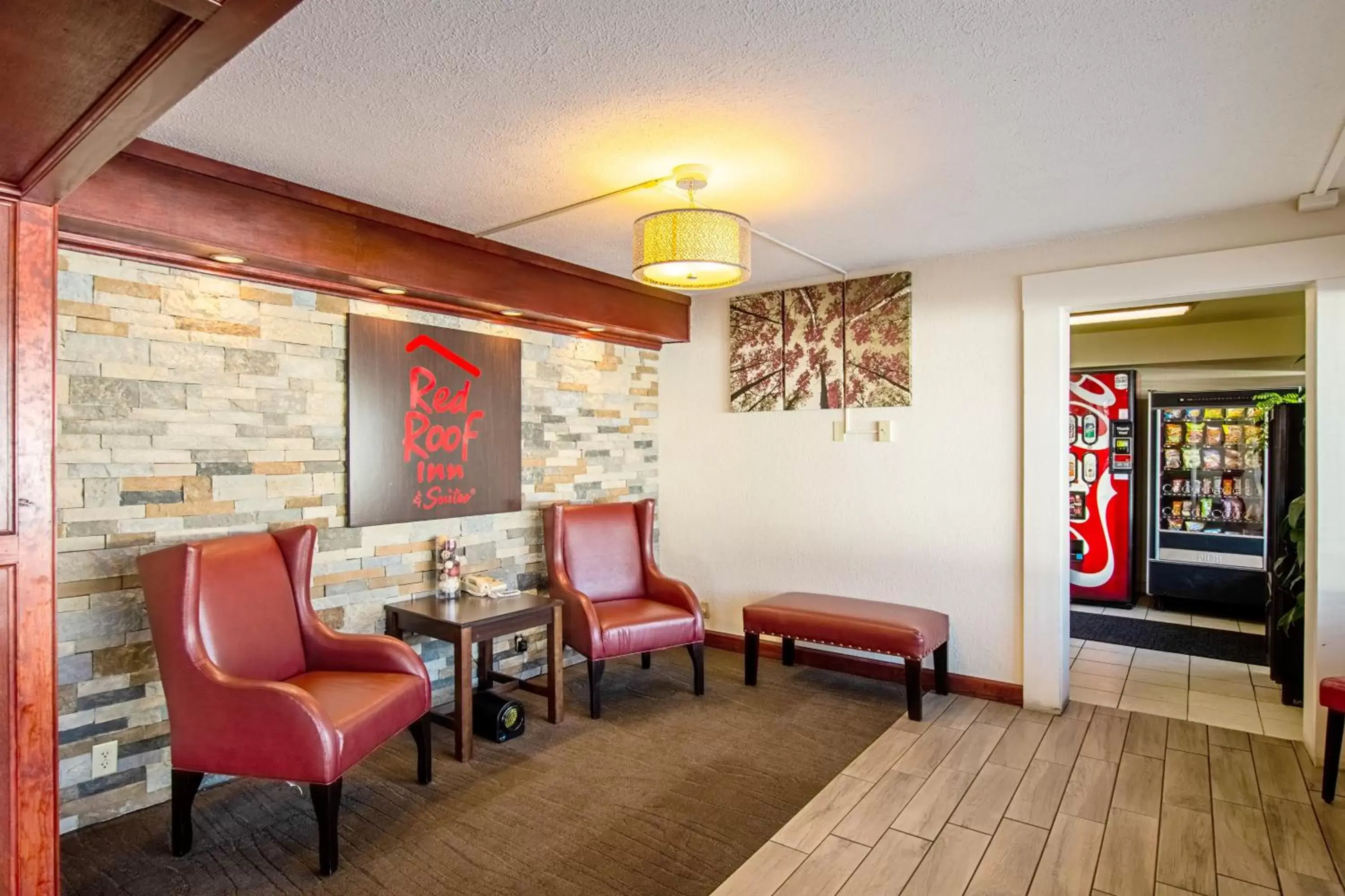 Lobby or reception, Lounge/Bar in Red Roof Inn Battle Creek