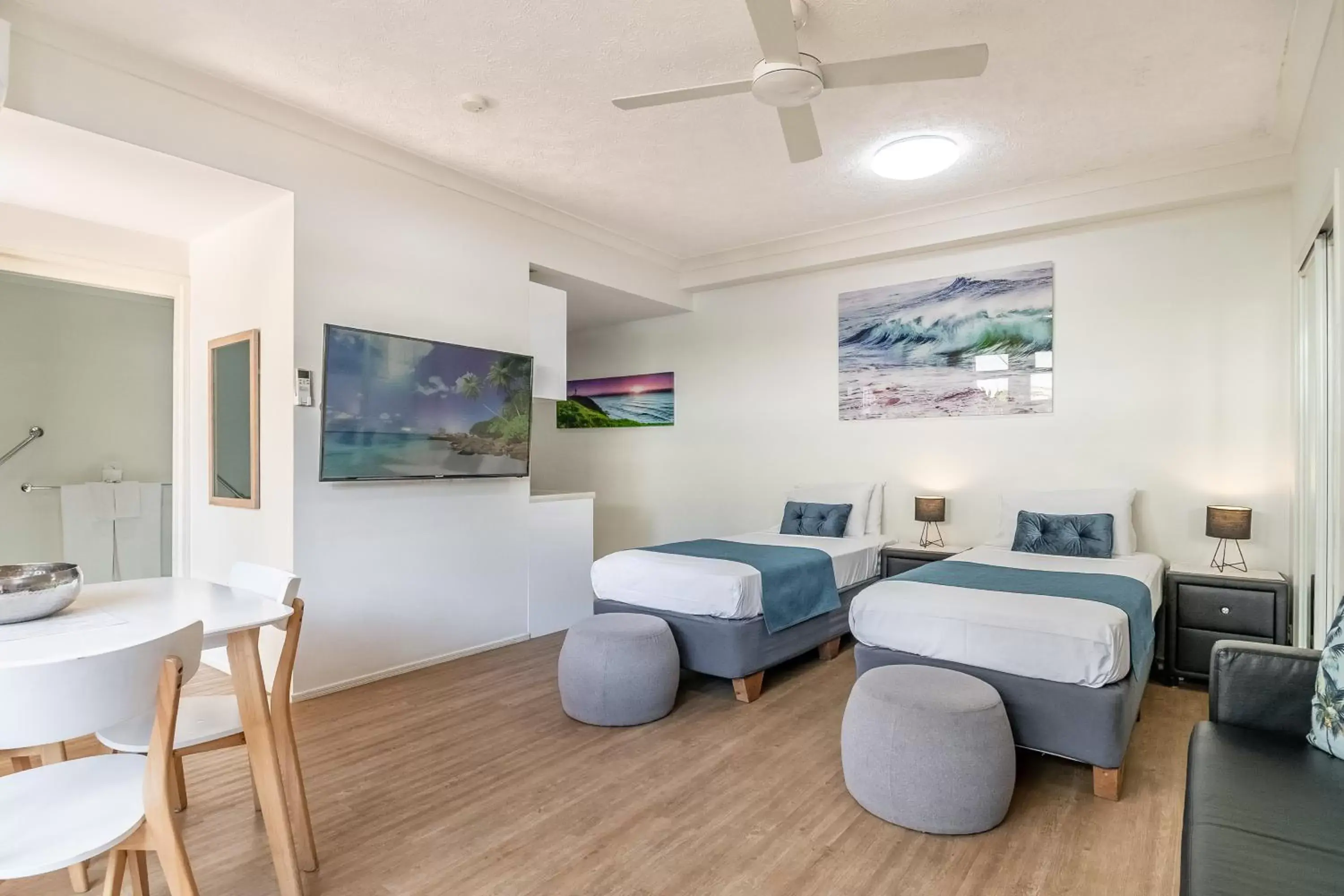 TV and multimedia in Byron Central Apartments