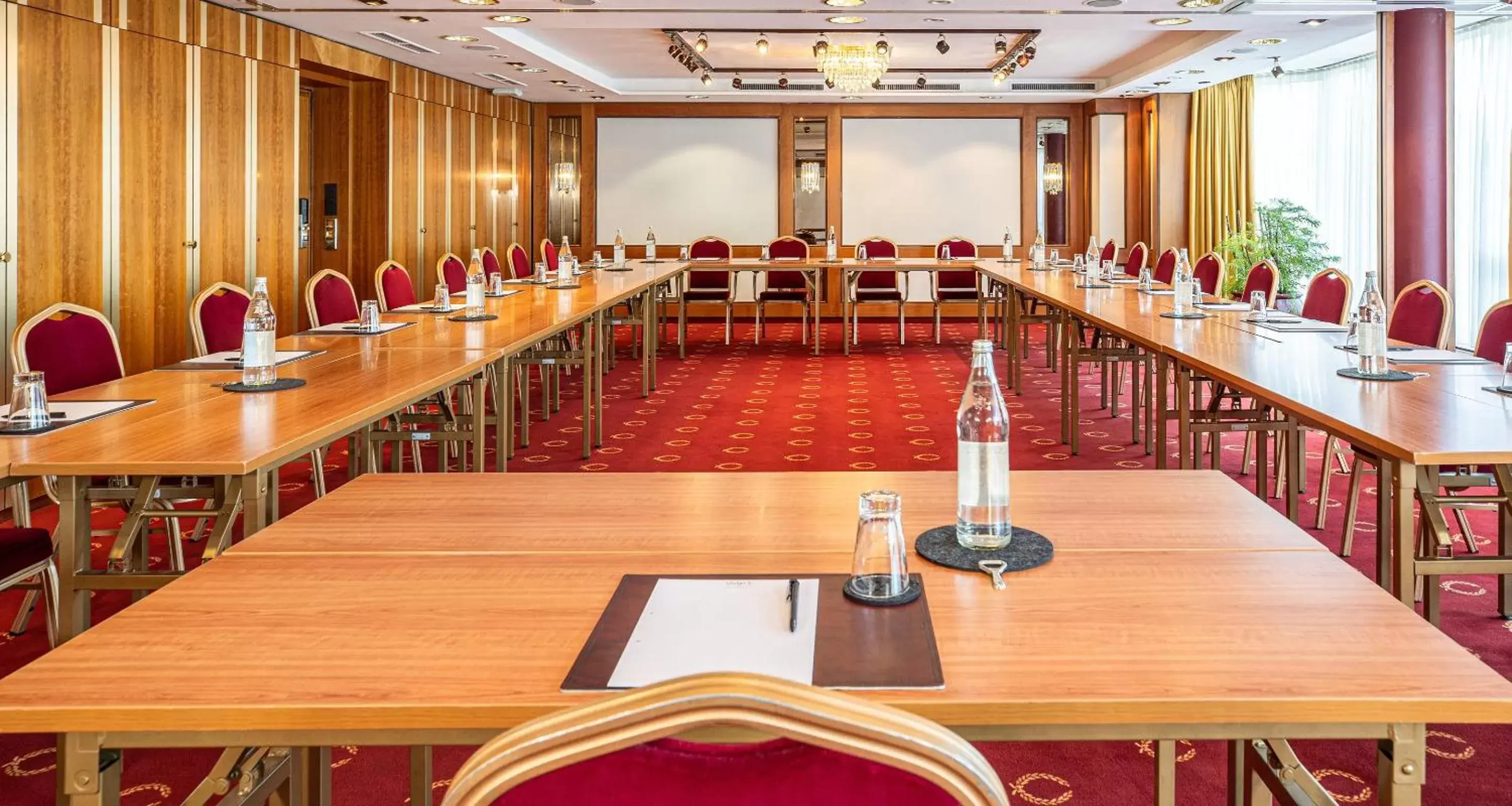 Meeting/conference room in Best Western Victor's Residenz-Hotel Rodenhof