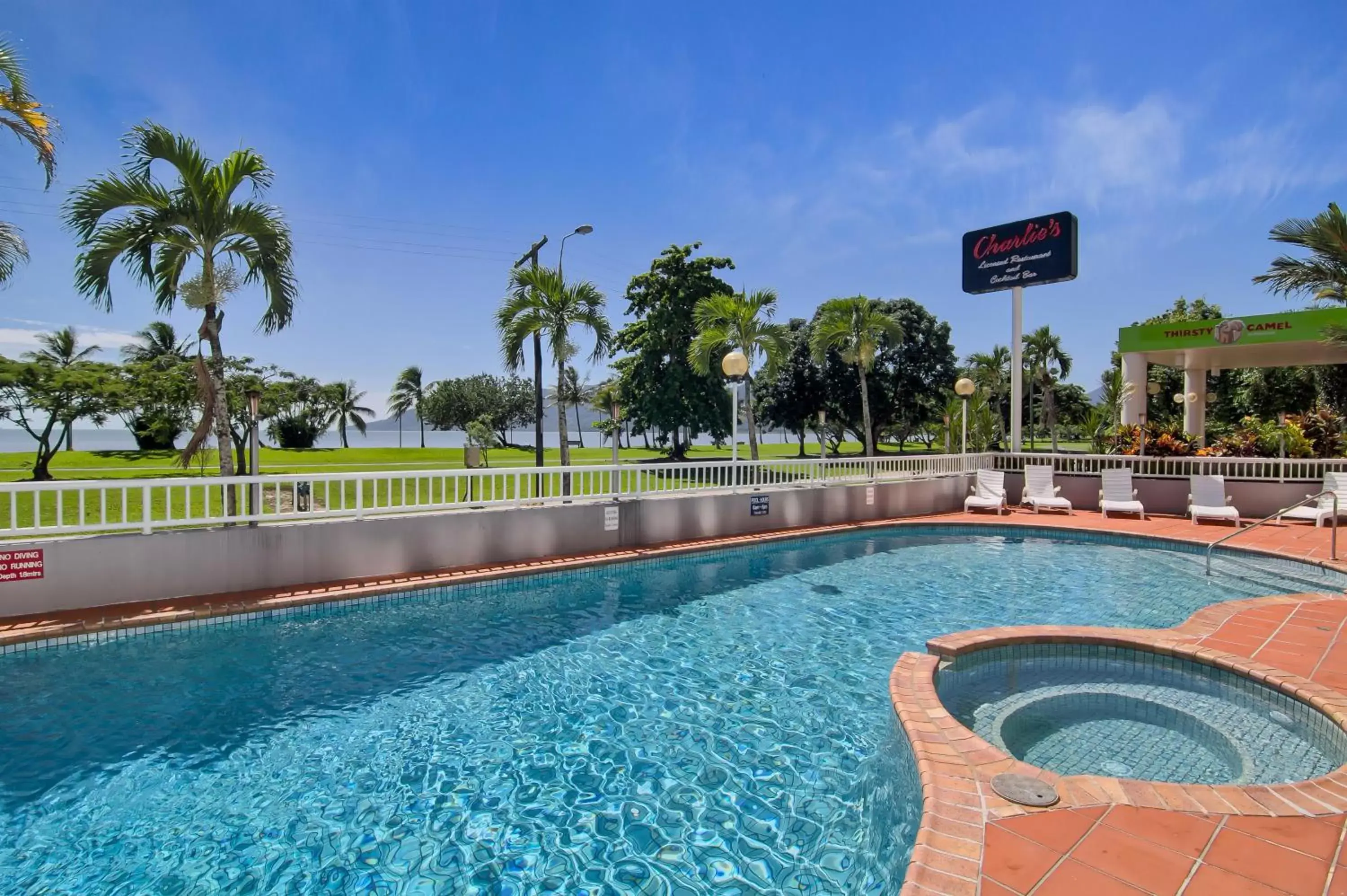 Swimming Pool in Acacia Court Hotel