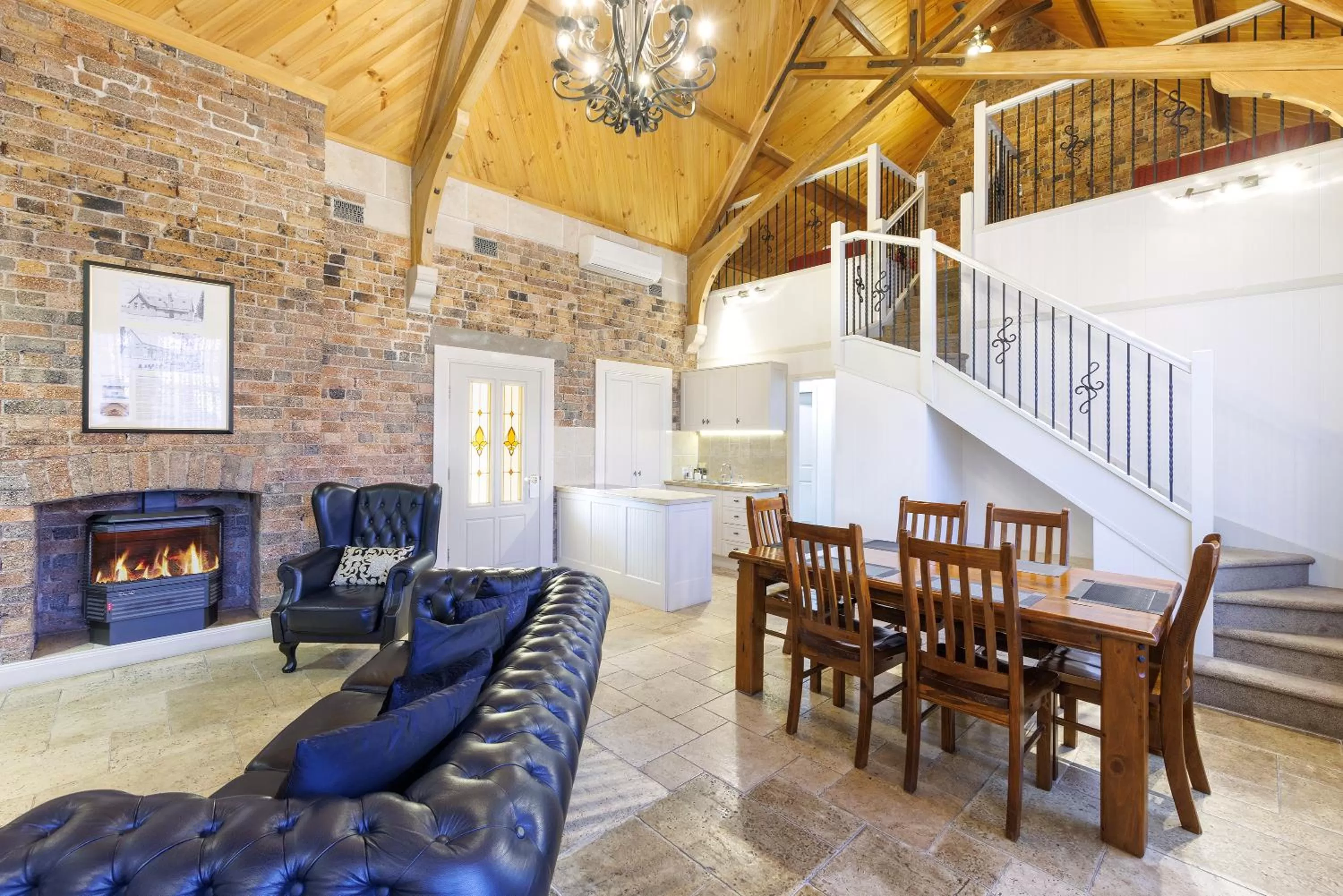 Living room in Black Gold Motel