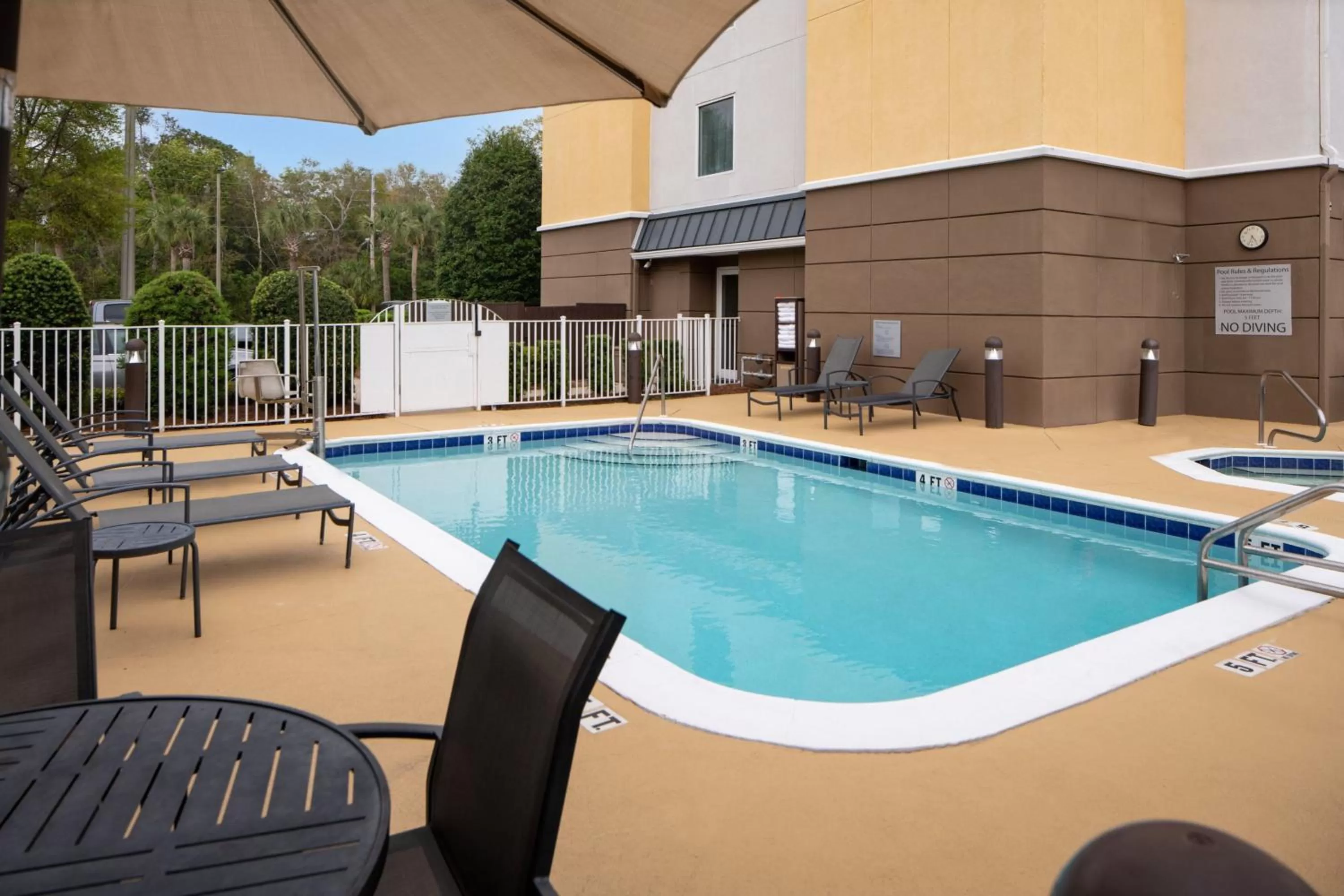 Swimming pool in Fairfield by Marriott Fort Walton Beach-Eglin AFB