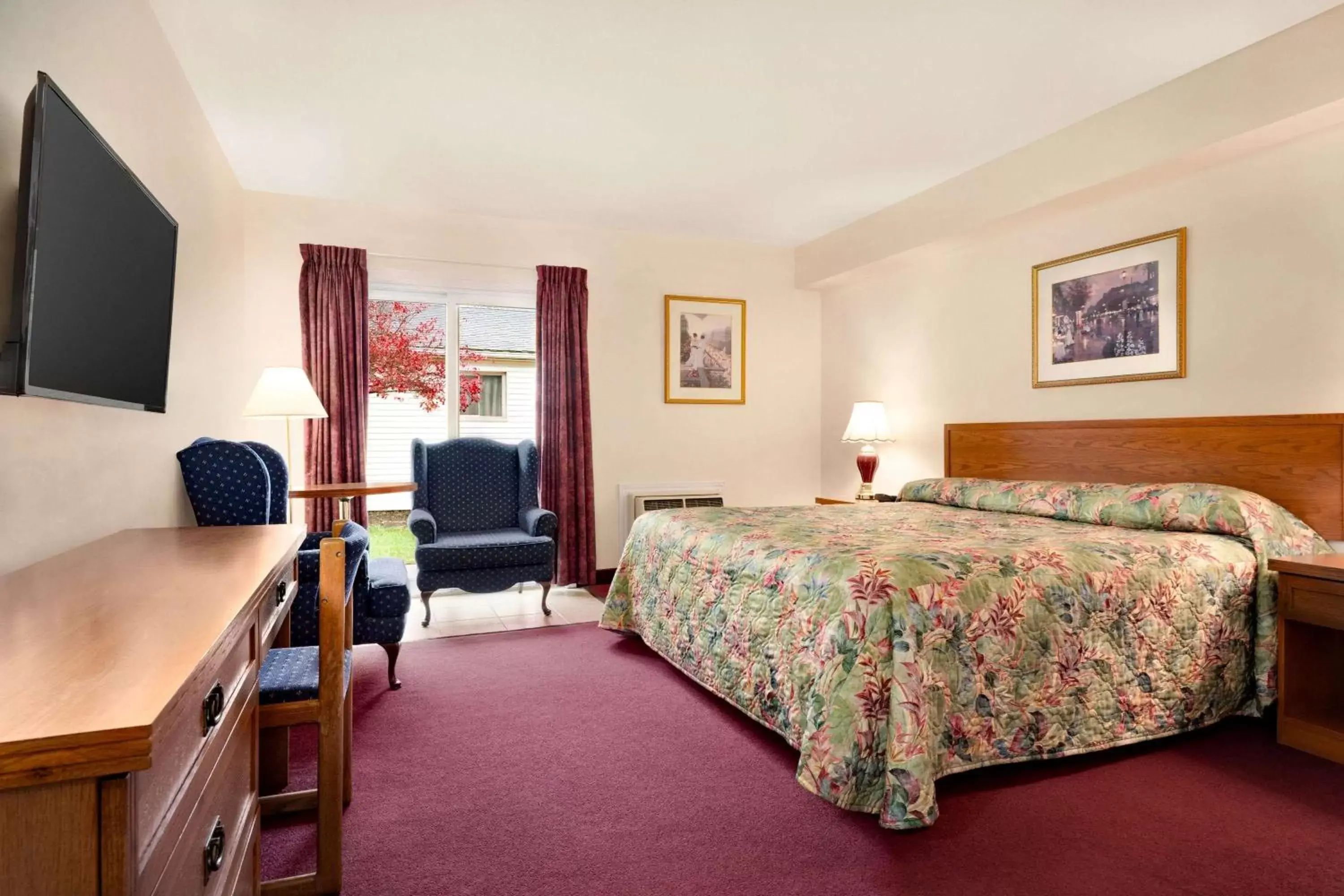 Photo of the whole room in Travelodge by Wyndham Port Elgin