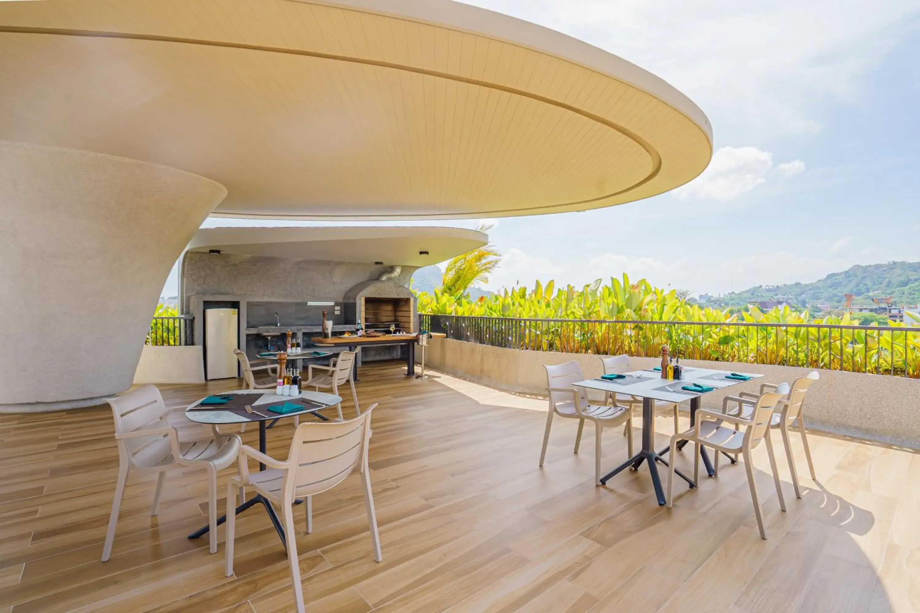 Restaurant/places to eat in HOMA Phuket Town Restaurant/places to eat in HOMA Phuket Town