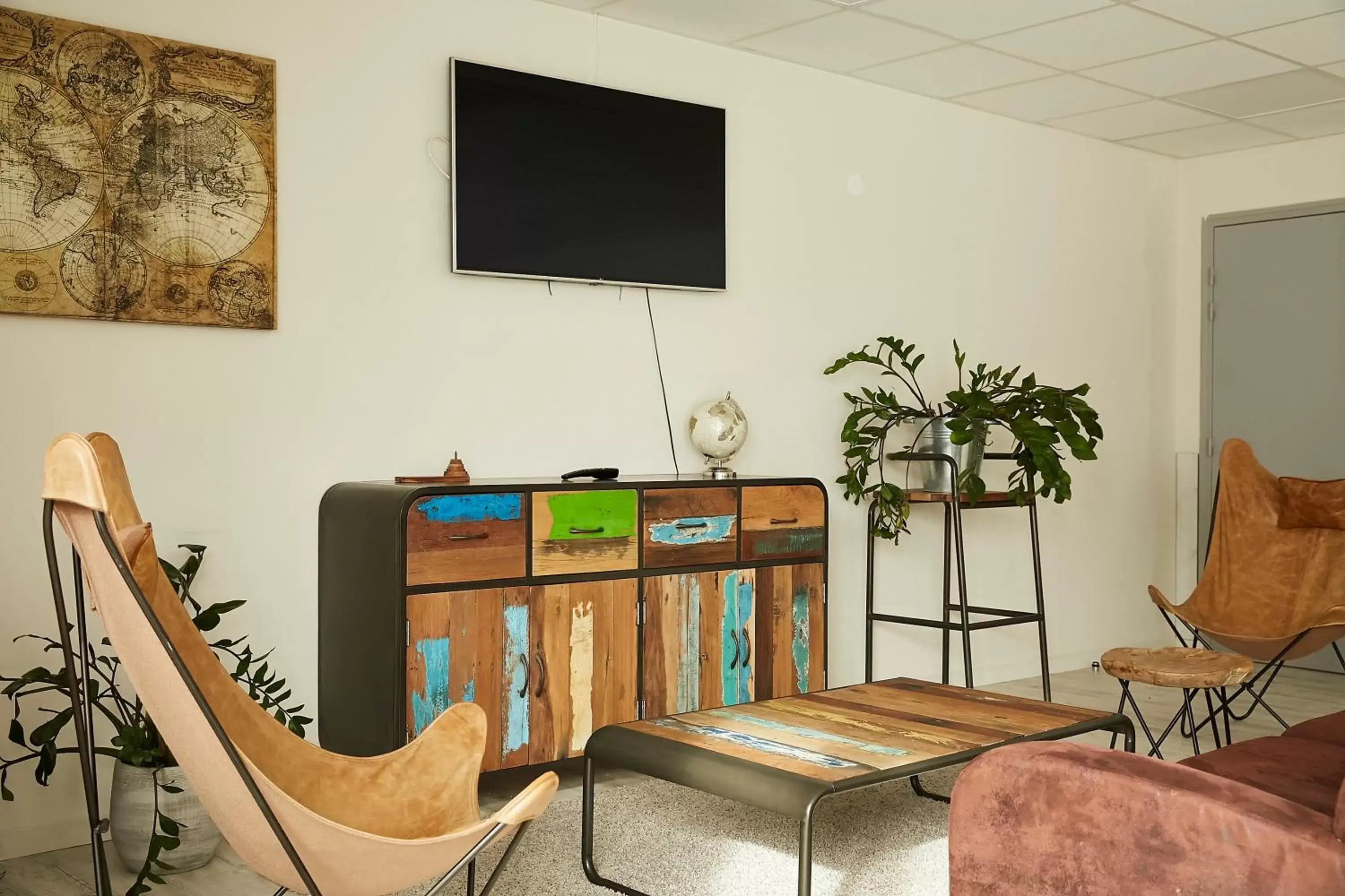 TV/Entertainment Center in Tulip Inn Massy Palaiseau - Residence