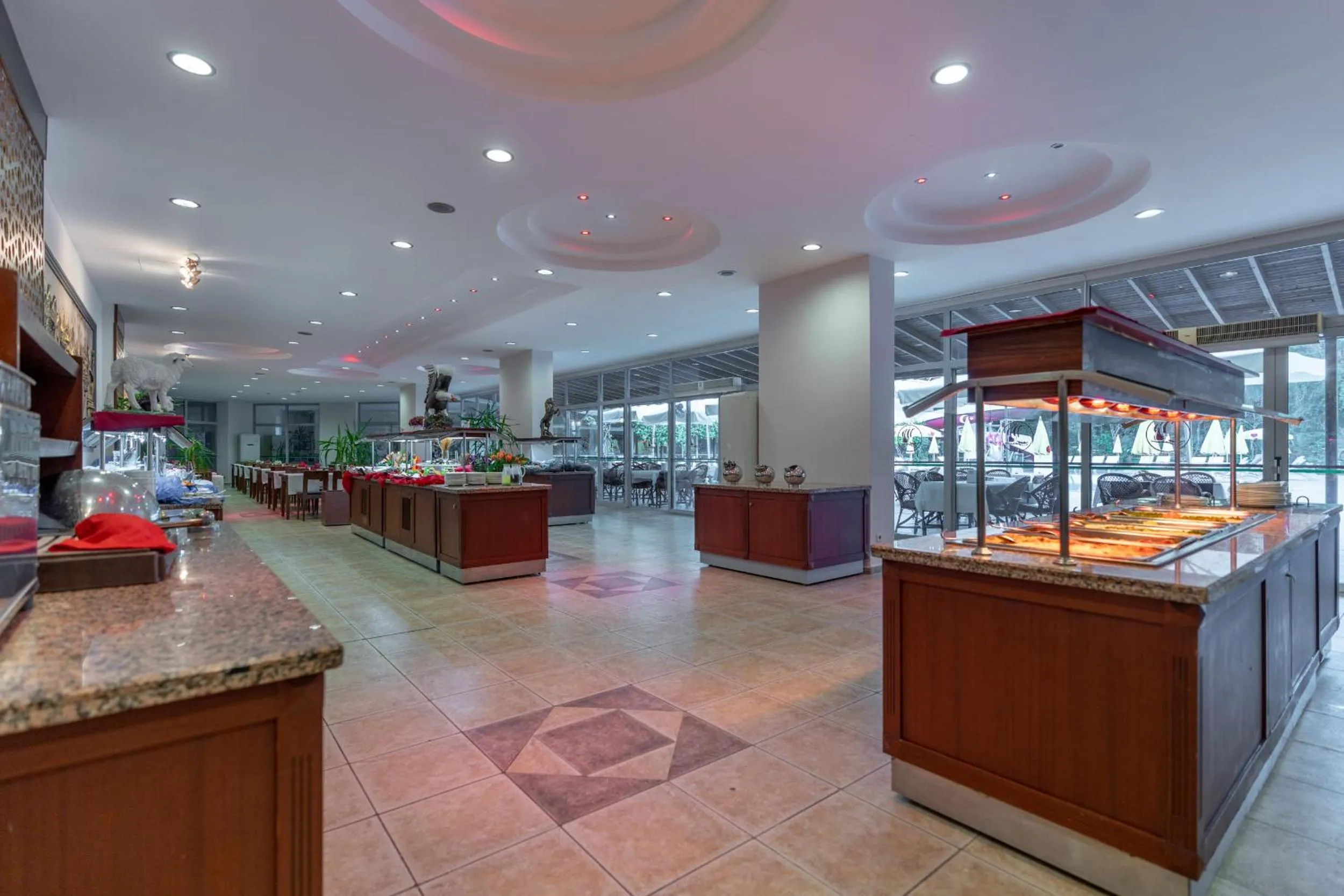 Restaurant/Places to Eat in Grand Viking Hotel