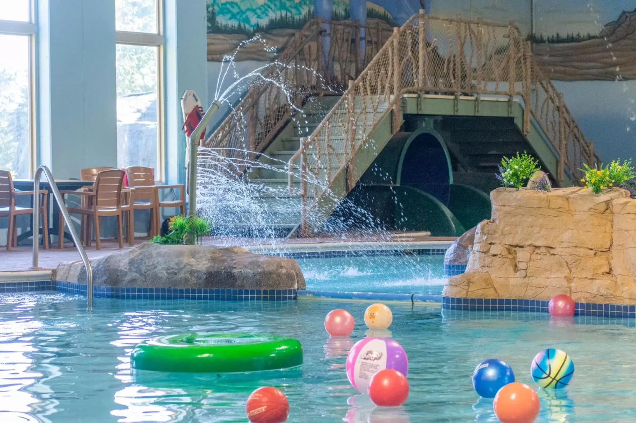 Swimming Pool in Arrowwood Lodge at Brainerd Lakes